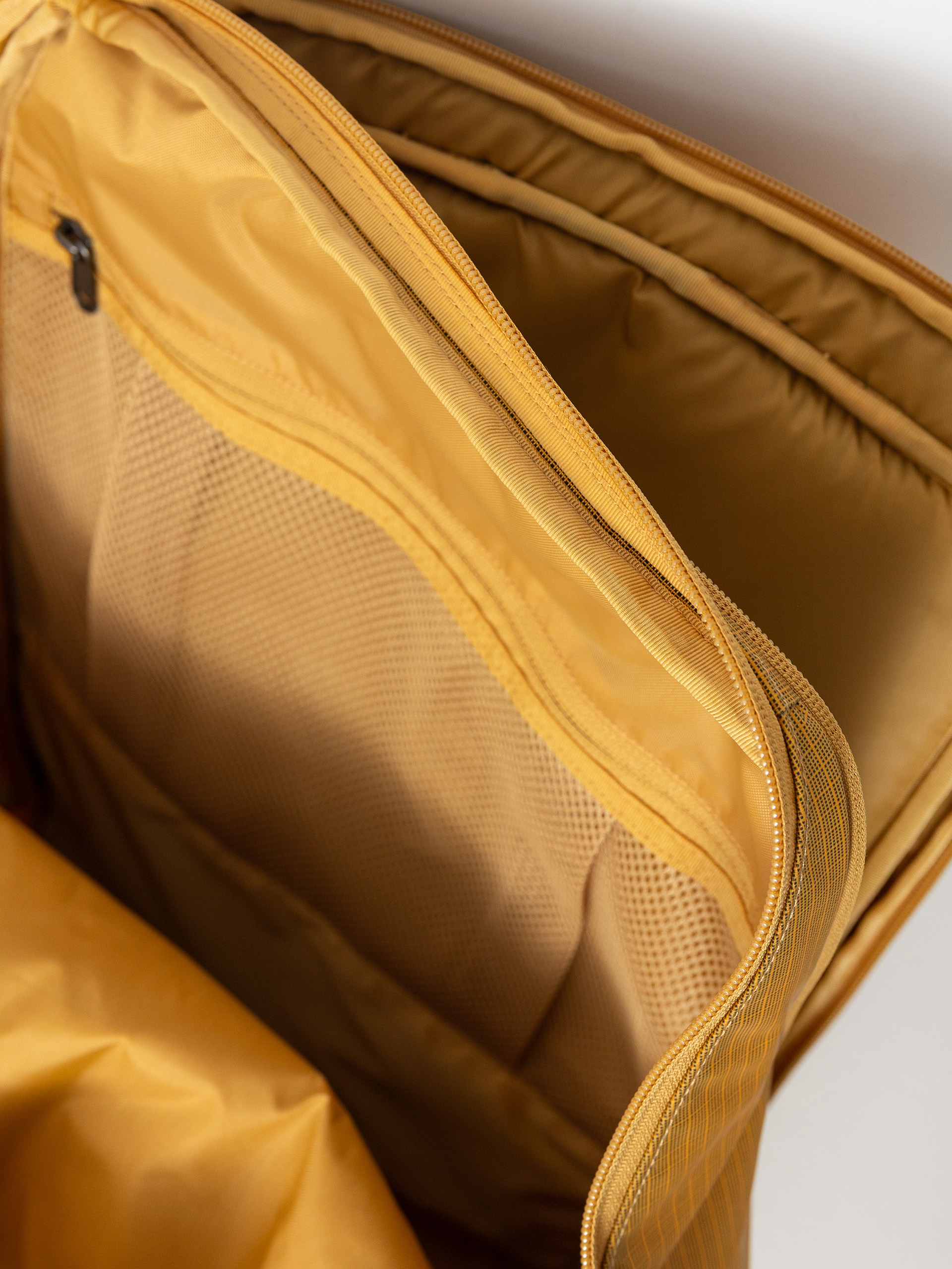 Plecak Patagonia Black Hole Pack 32L (pufferfish gold w/beeswax tan)