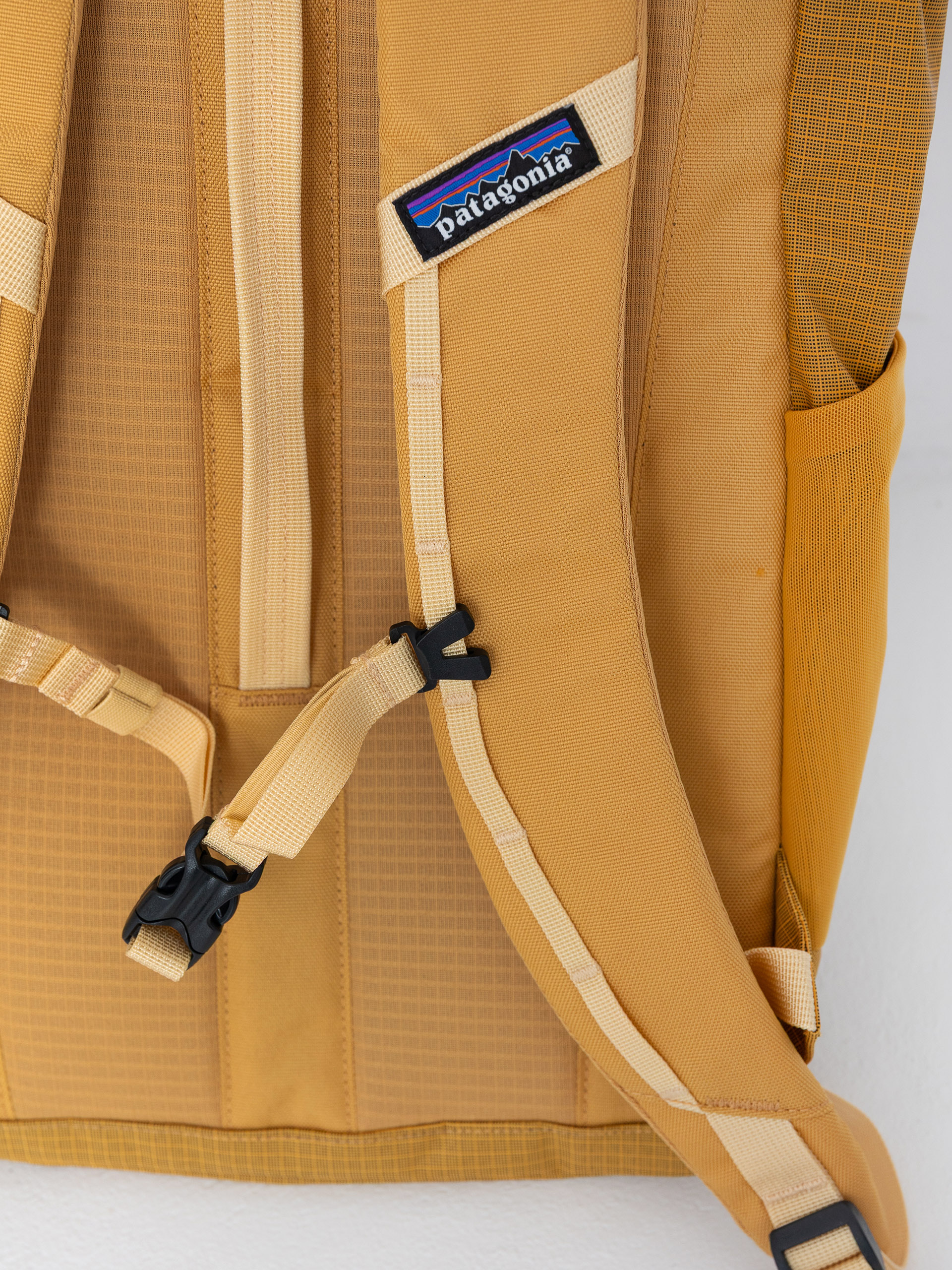 Plecak Patagonia Black Hole Pack 25L (pufferfish gold w/beeswax tan)