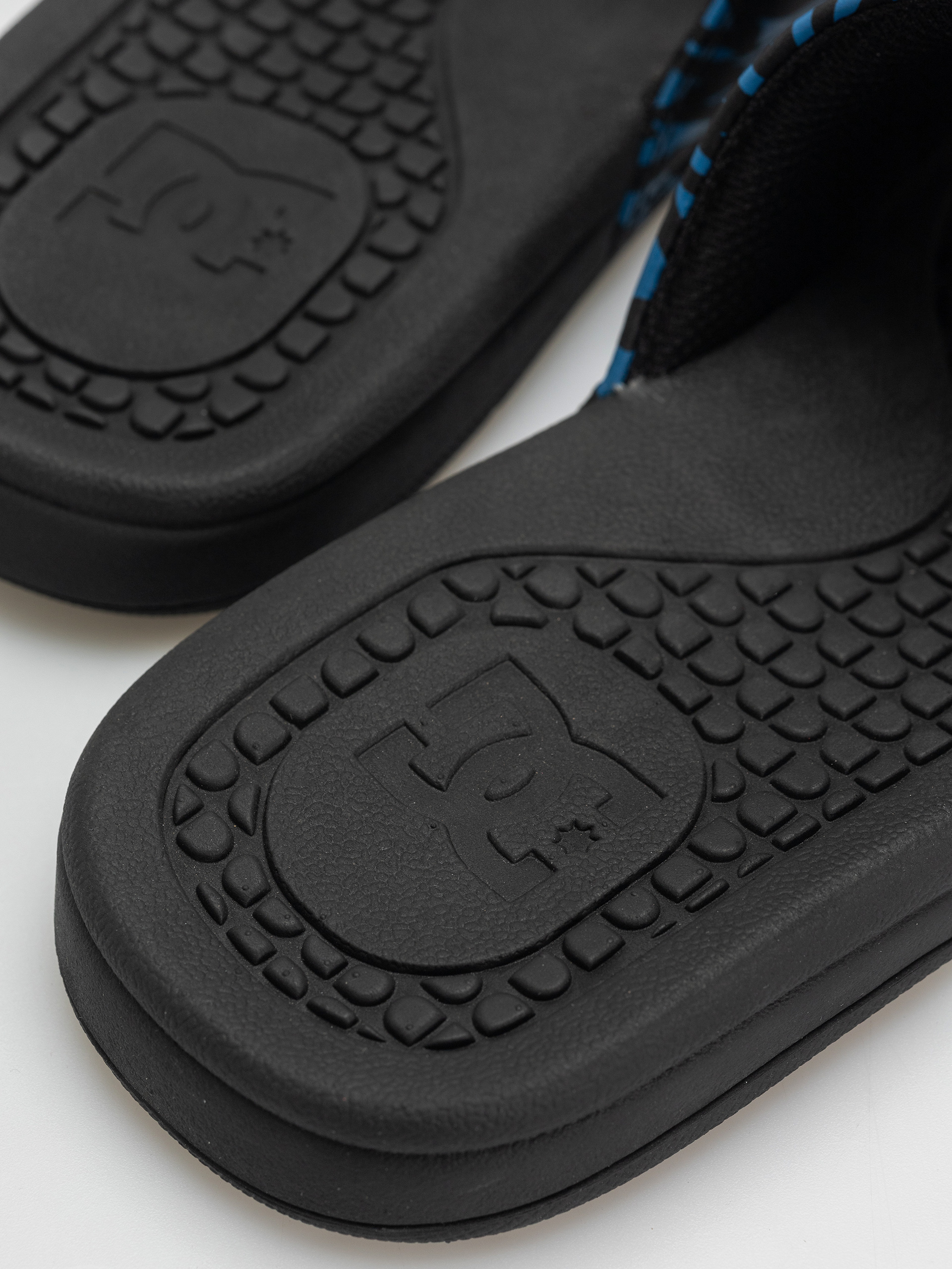 Klapki DC Bolsa (black/dc print)