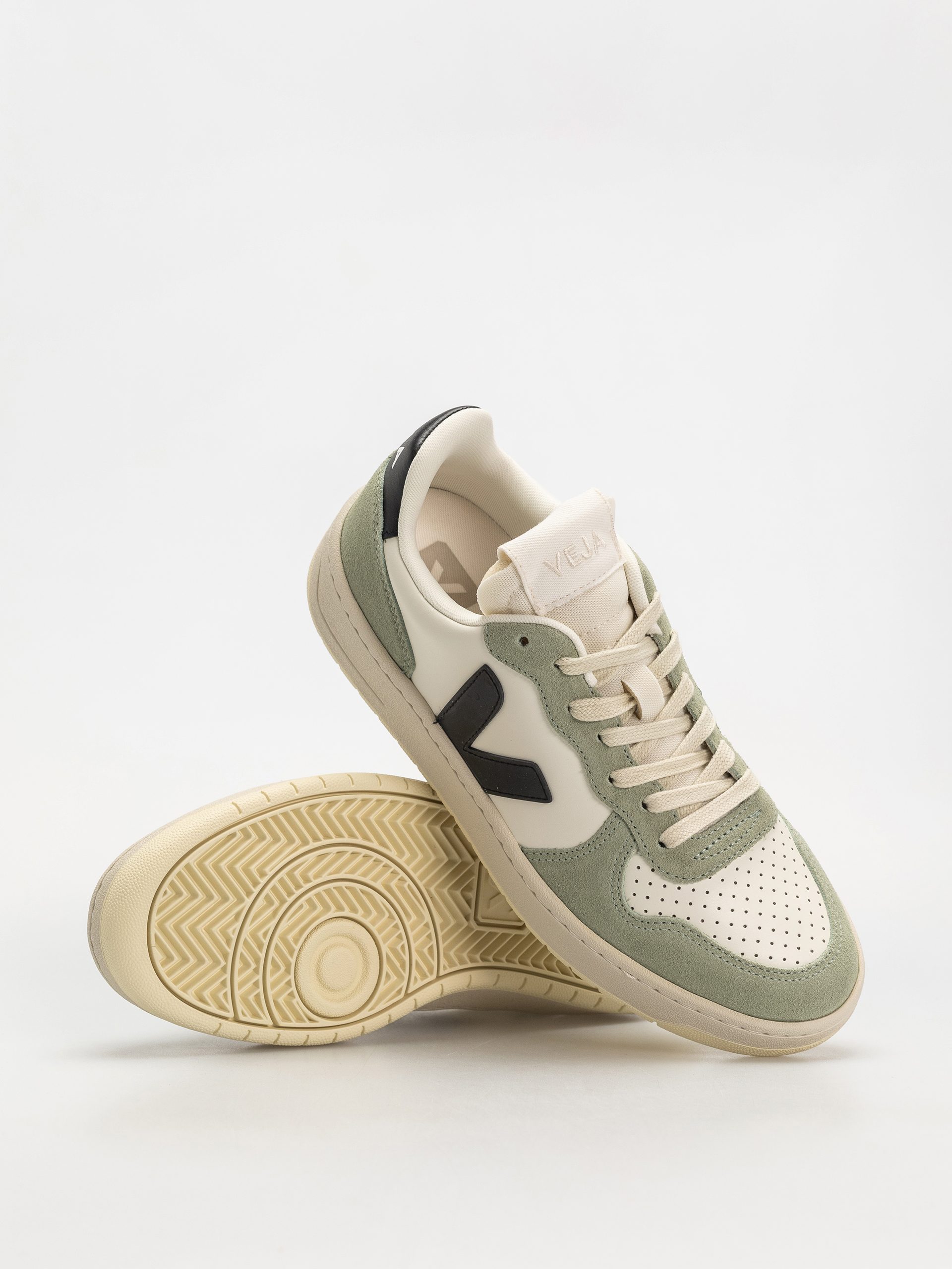 Buty Veja V-10 Wmn (pure black clay)