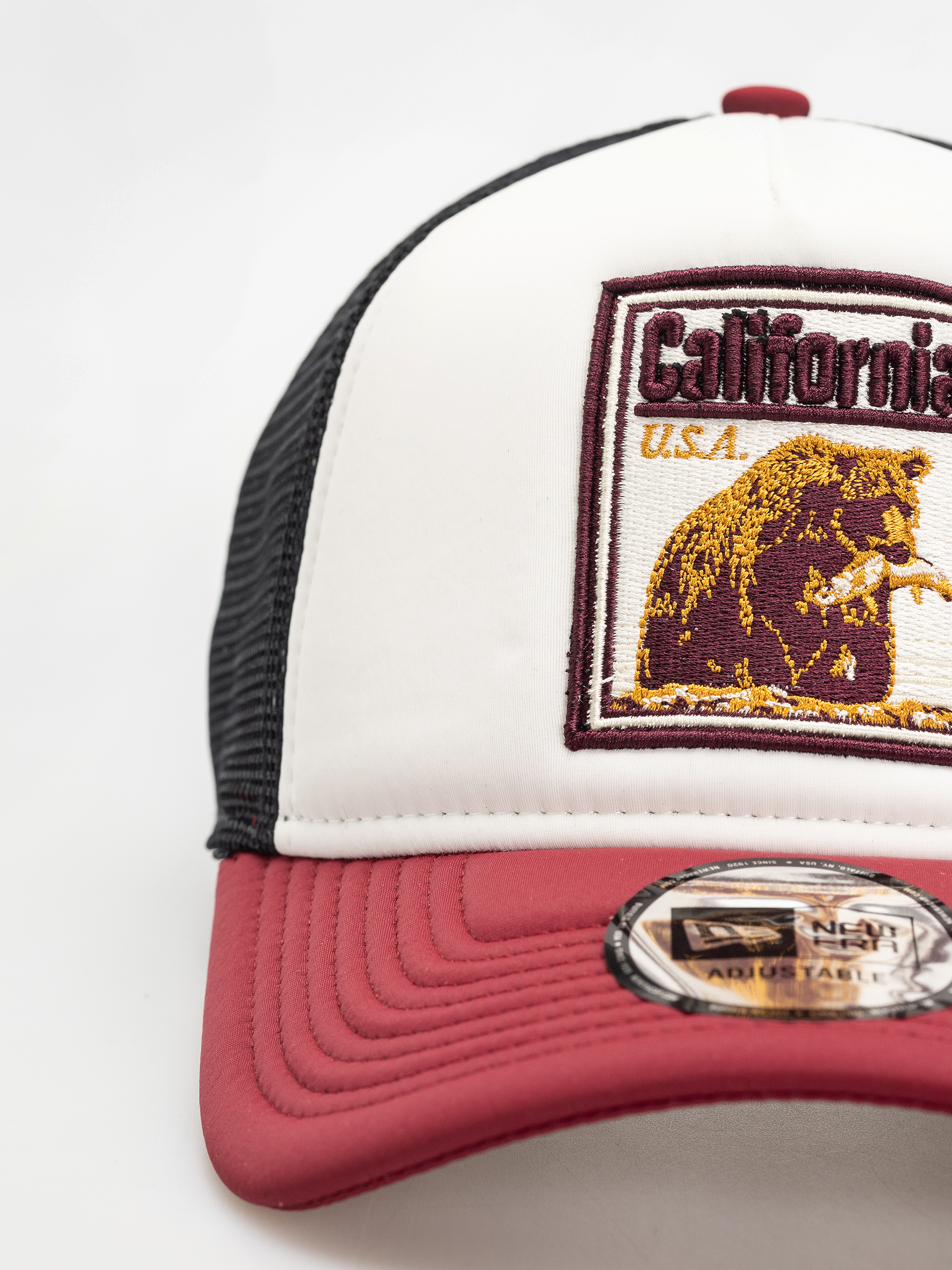 Czapka z daszkiem New Era Graphic Patch Trucker (red/white/black)