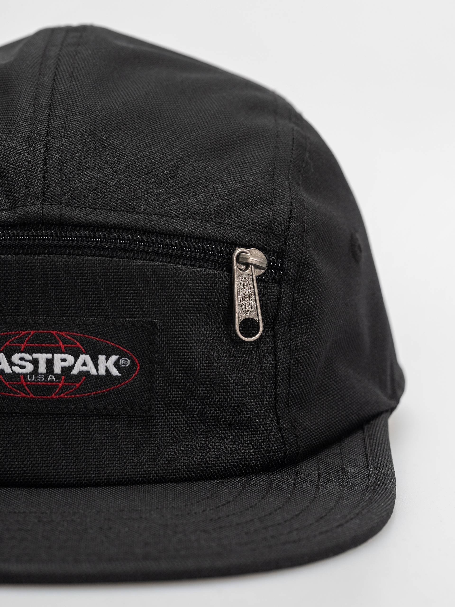 Czapka z daszkiem Eastpak 5 Panel (black)