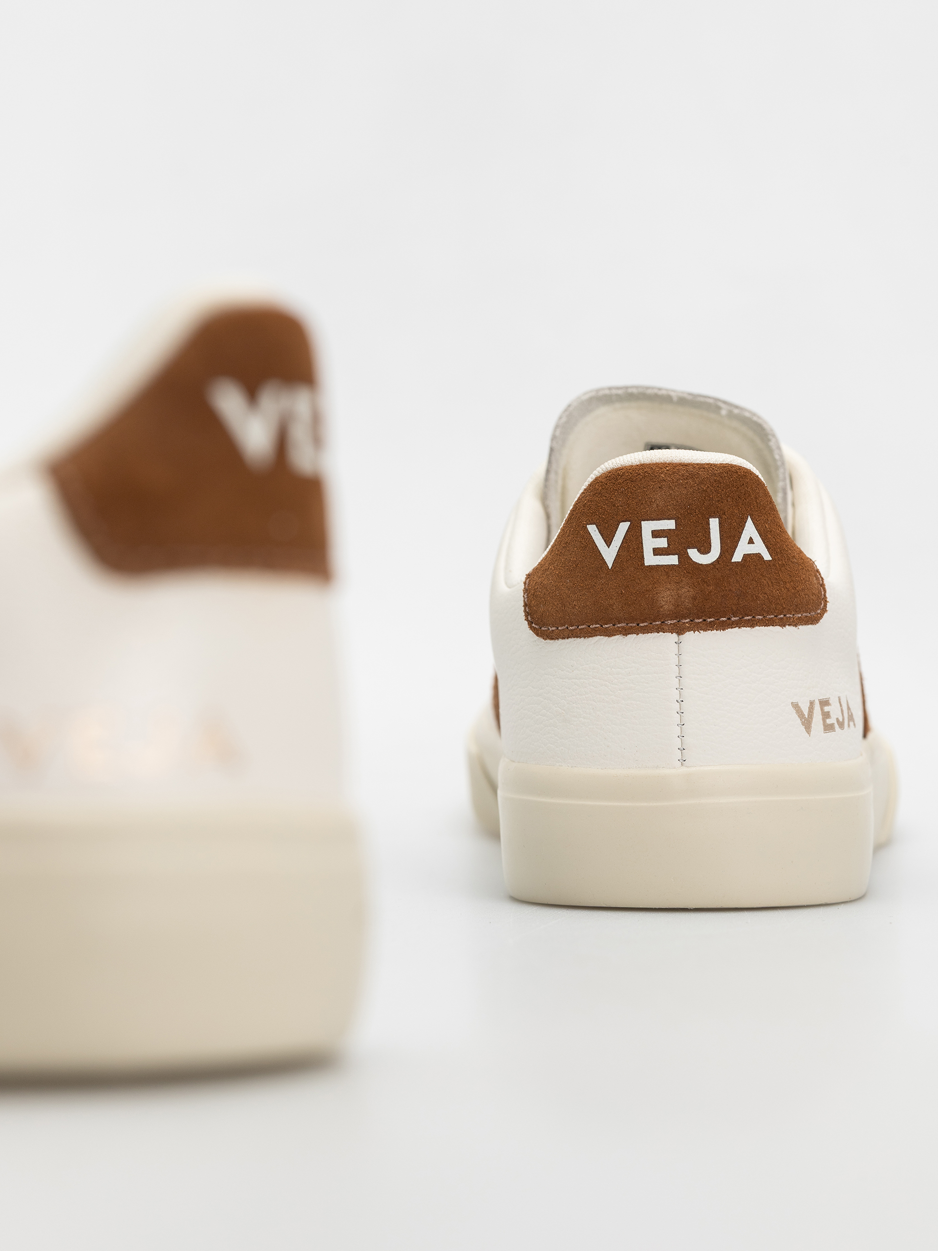 Buty Veja Campo Wmn (white cognac)