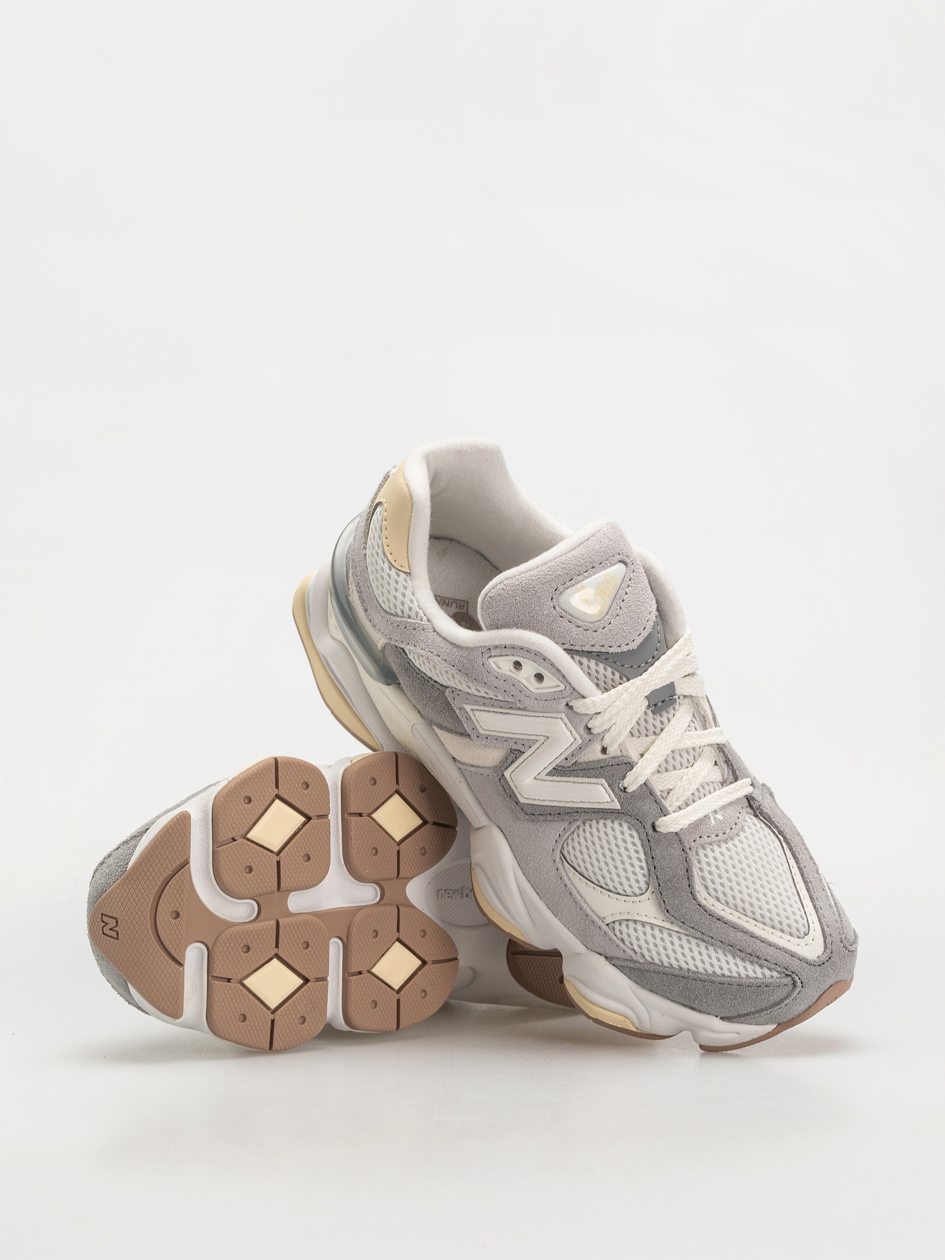 Buty New Balance 9060 JR (sea salt)