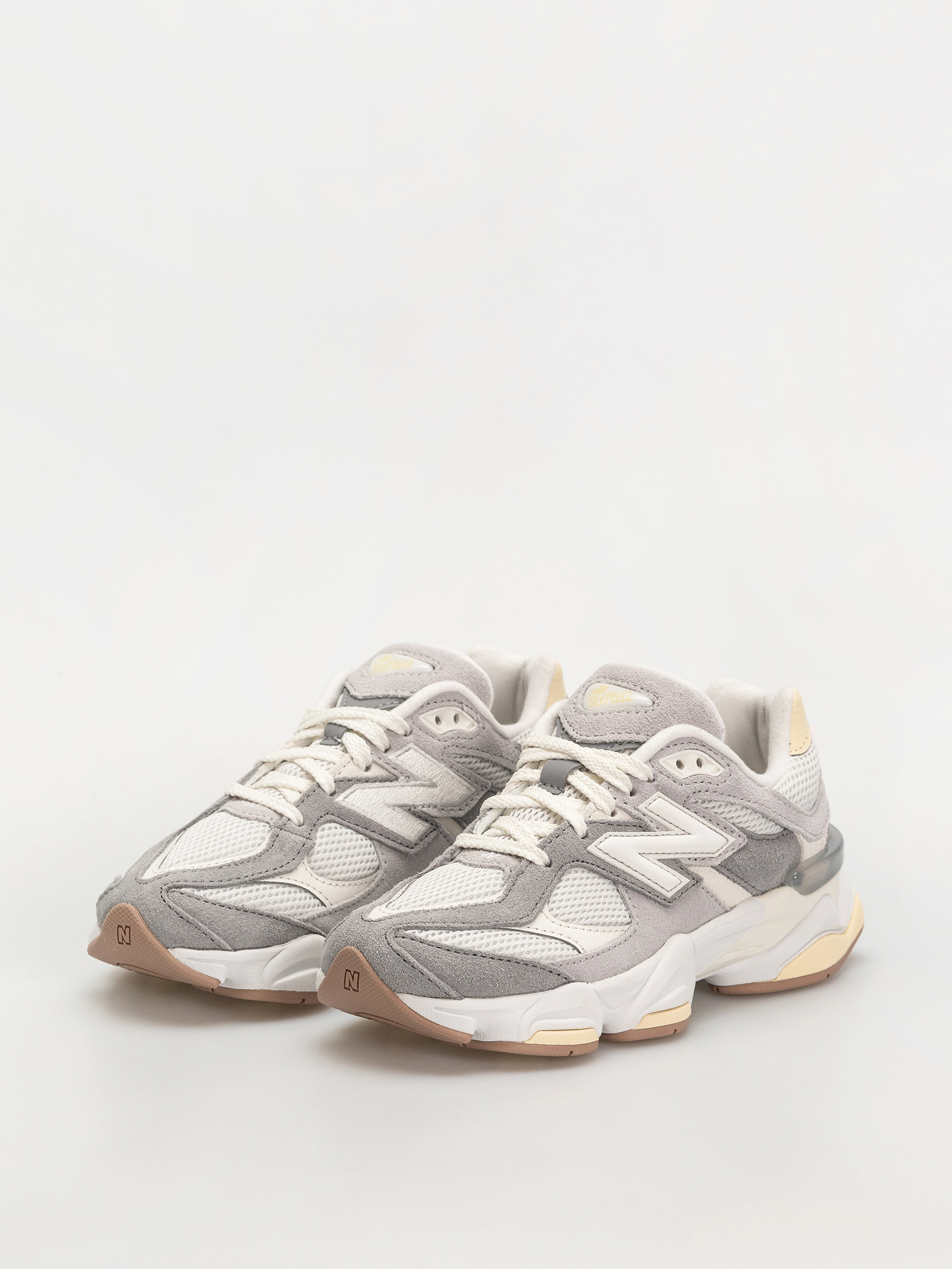 Buty New Balance 9060 JR (sea salt)