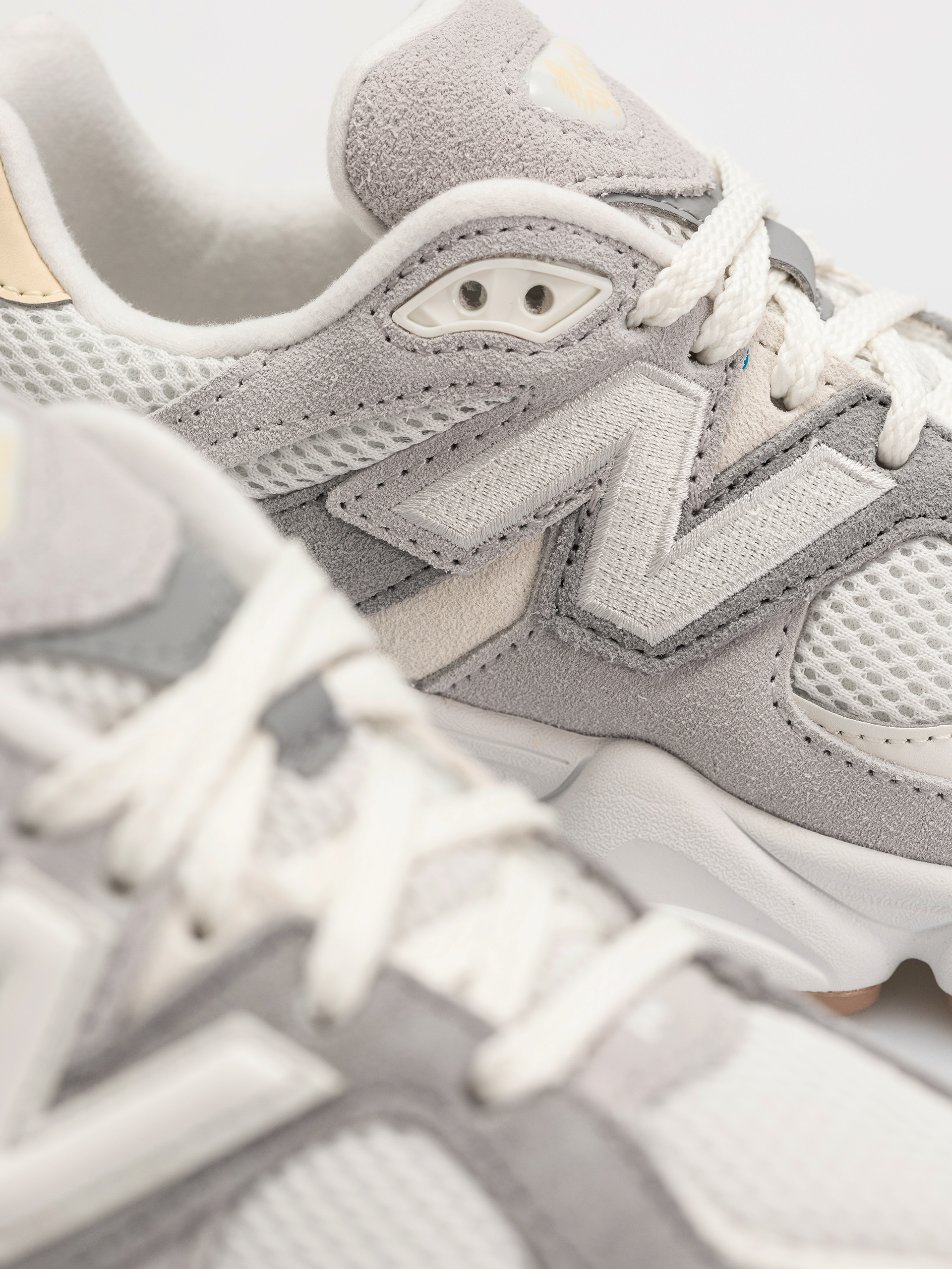 Buty New Balance 9060 JR (sea salt)