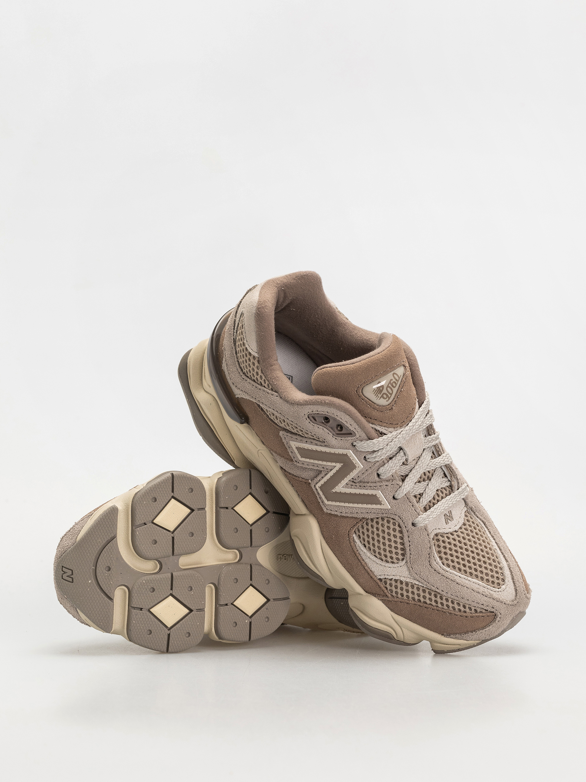 Buty New Balance 9060 JR (mushroom)