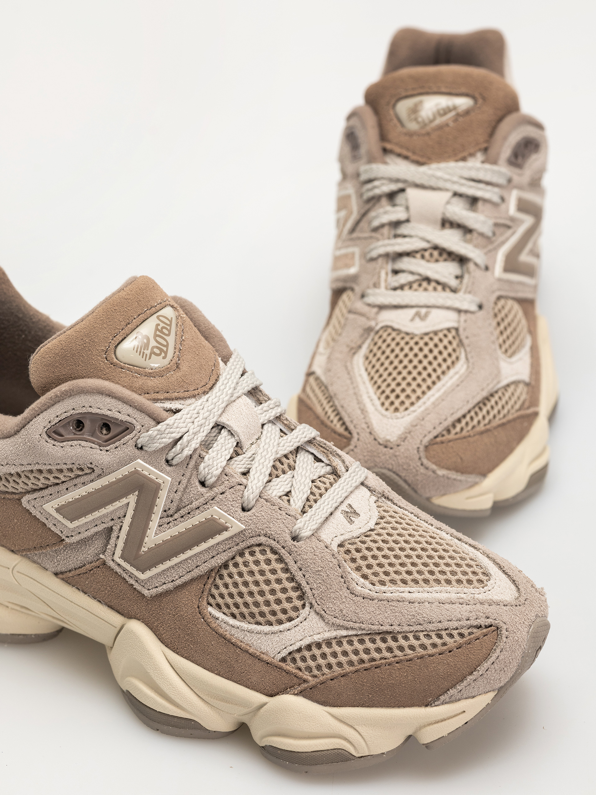 Buty New Balance 9060 JR (mushroom)