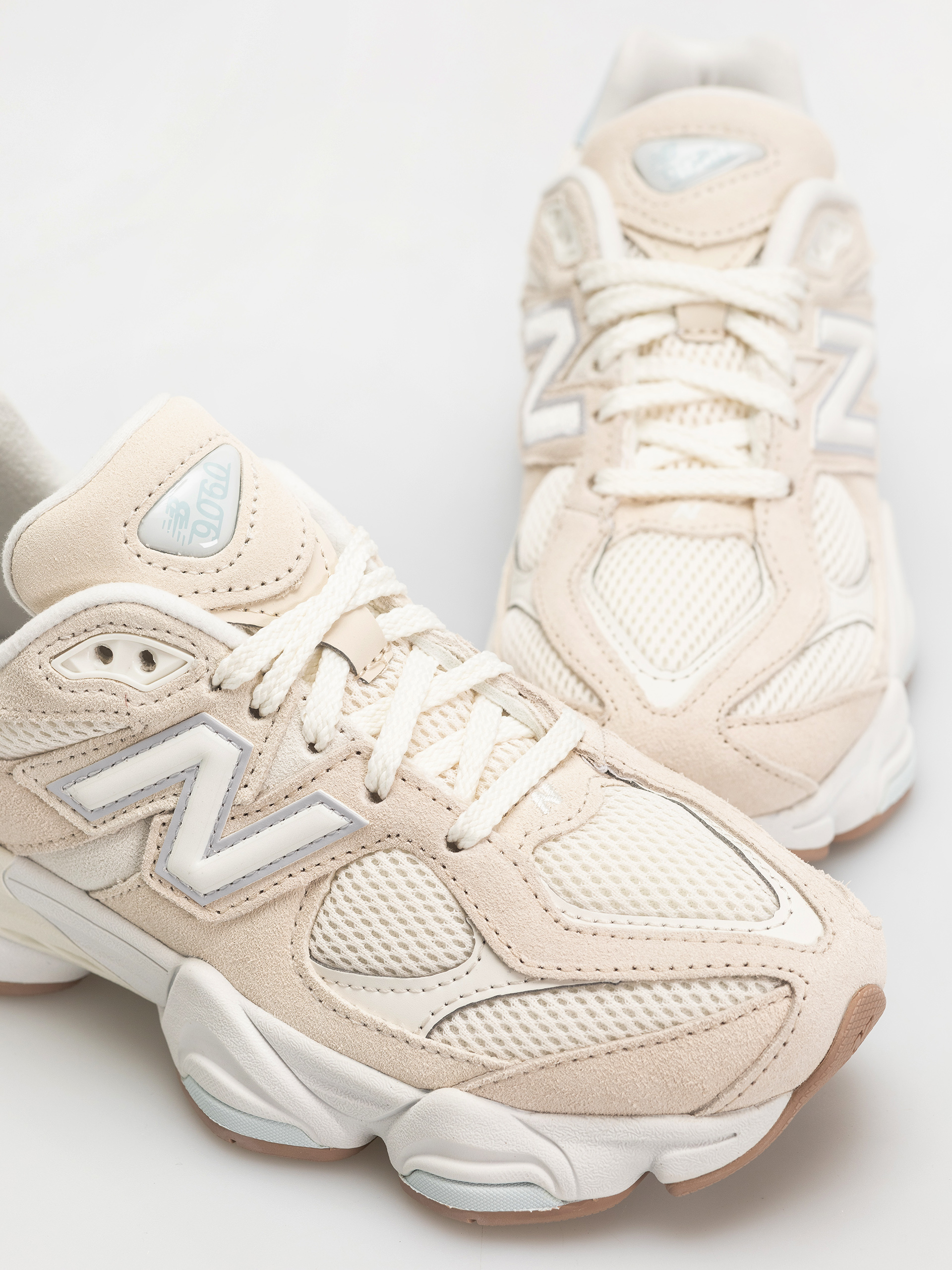 Buty New Balance 9060 JR (sea salt)