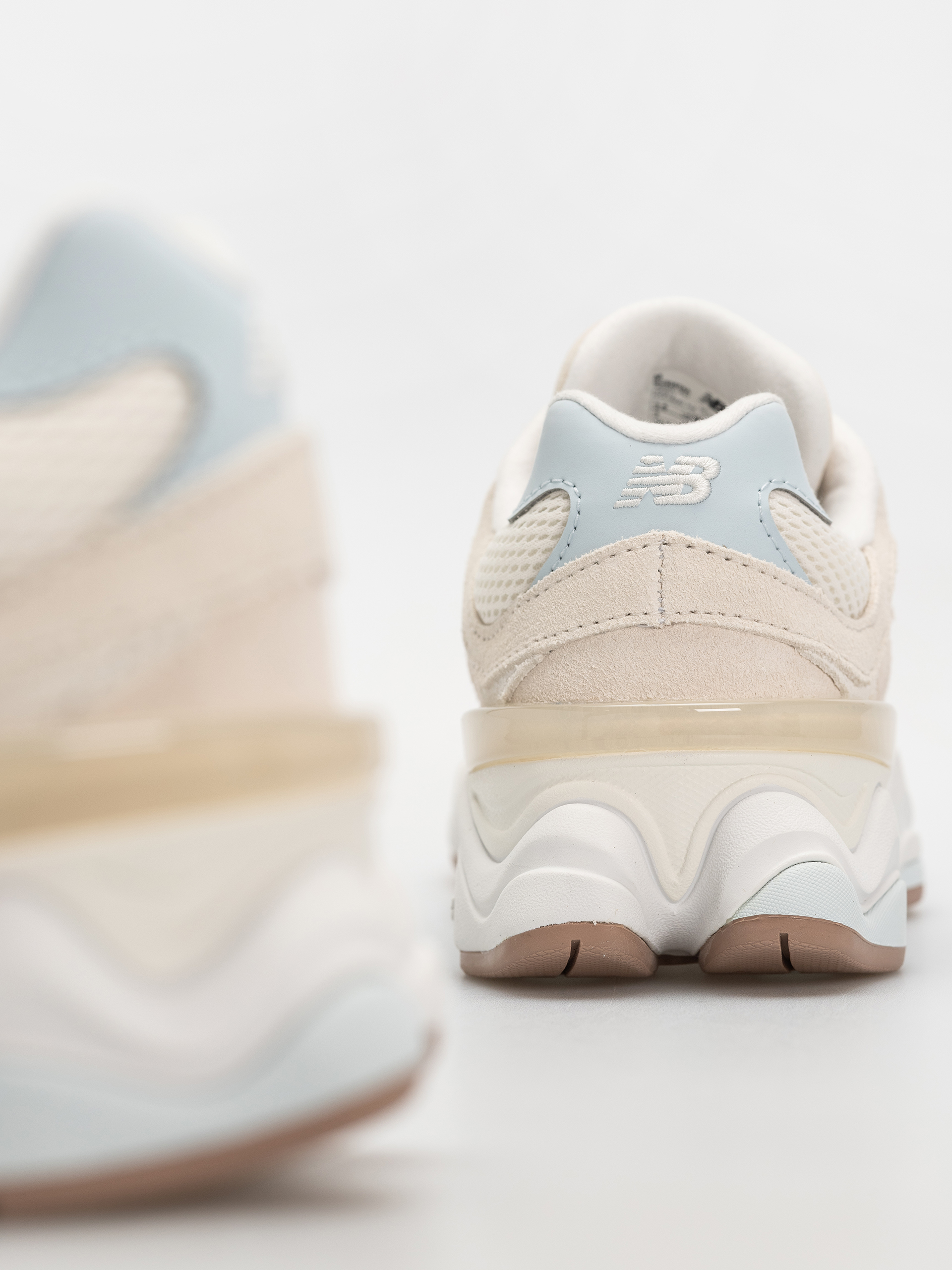 Buty New Balance 9060 JR (sea salt)