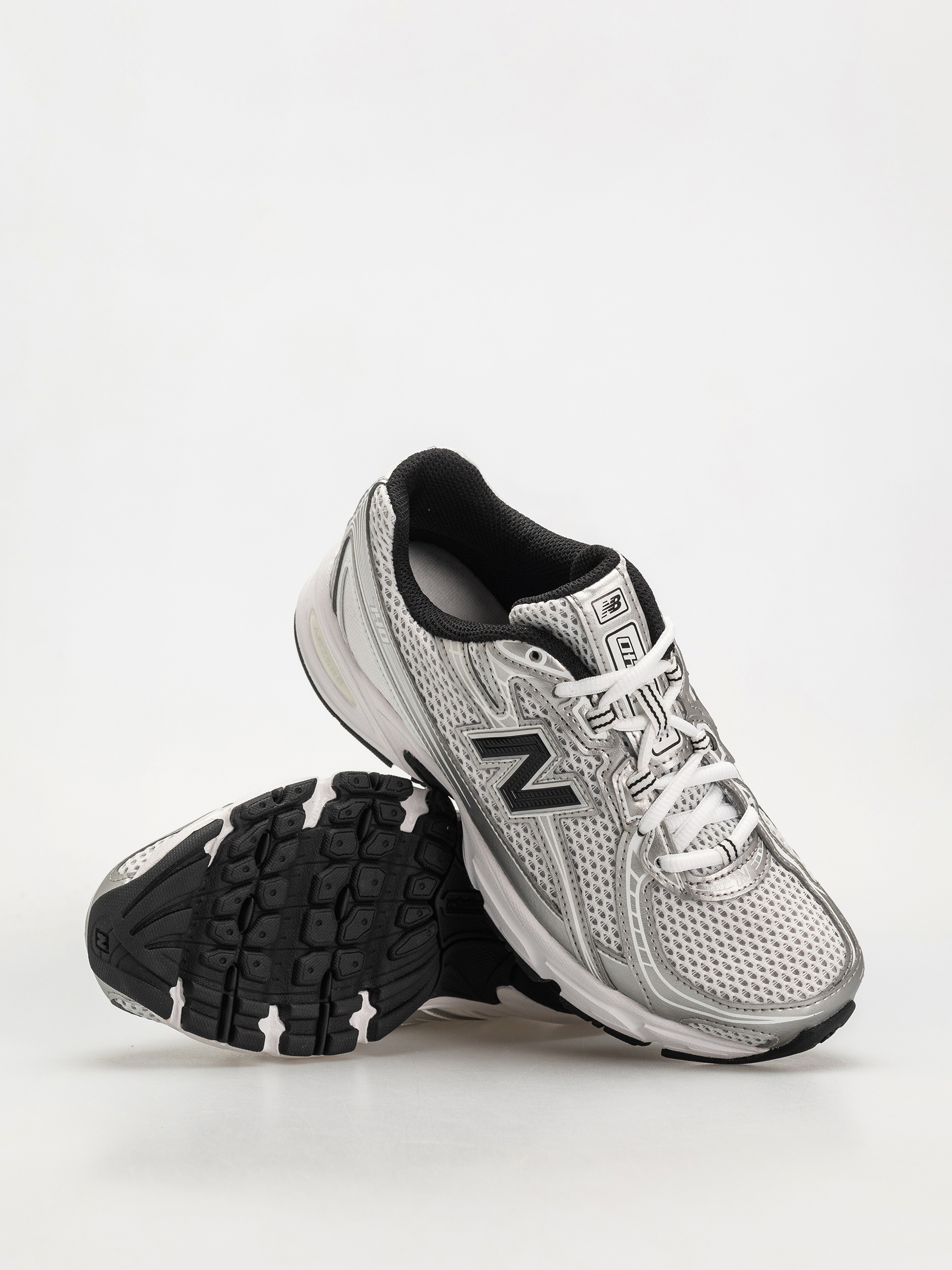 Buty New Balance 740 JR (silver metallic)