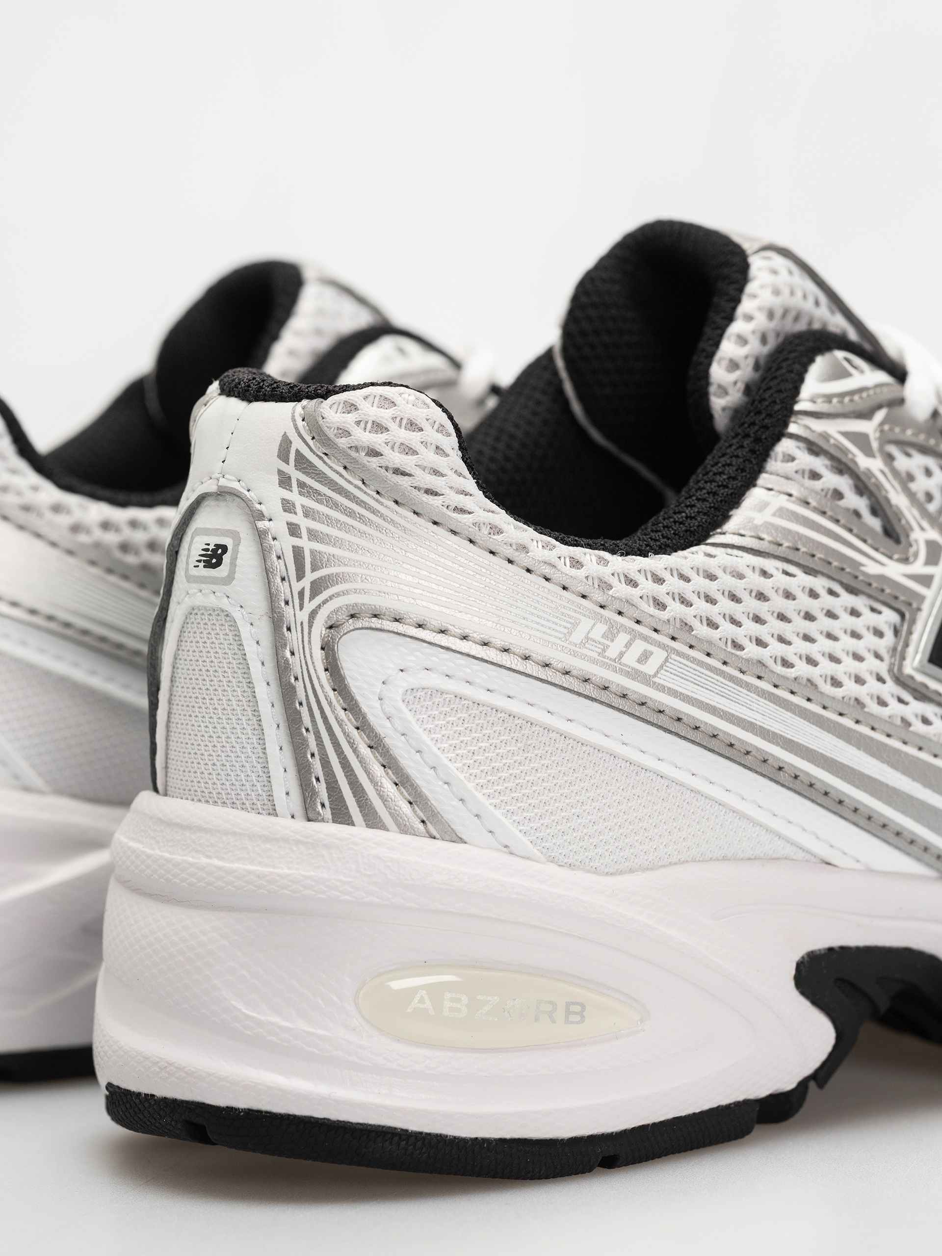 Buty New Balance 740 JR (silver metallic)