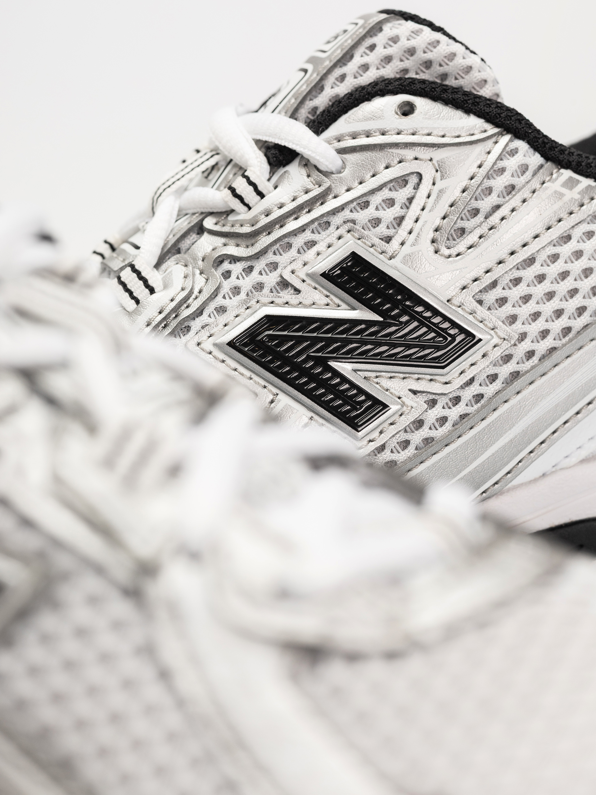 Buty New Balance 740 JR (silver metallic)