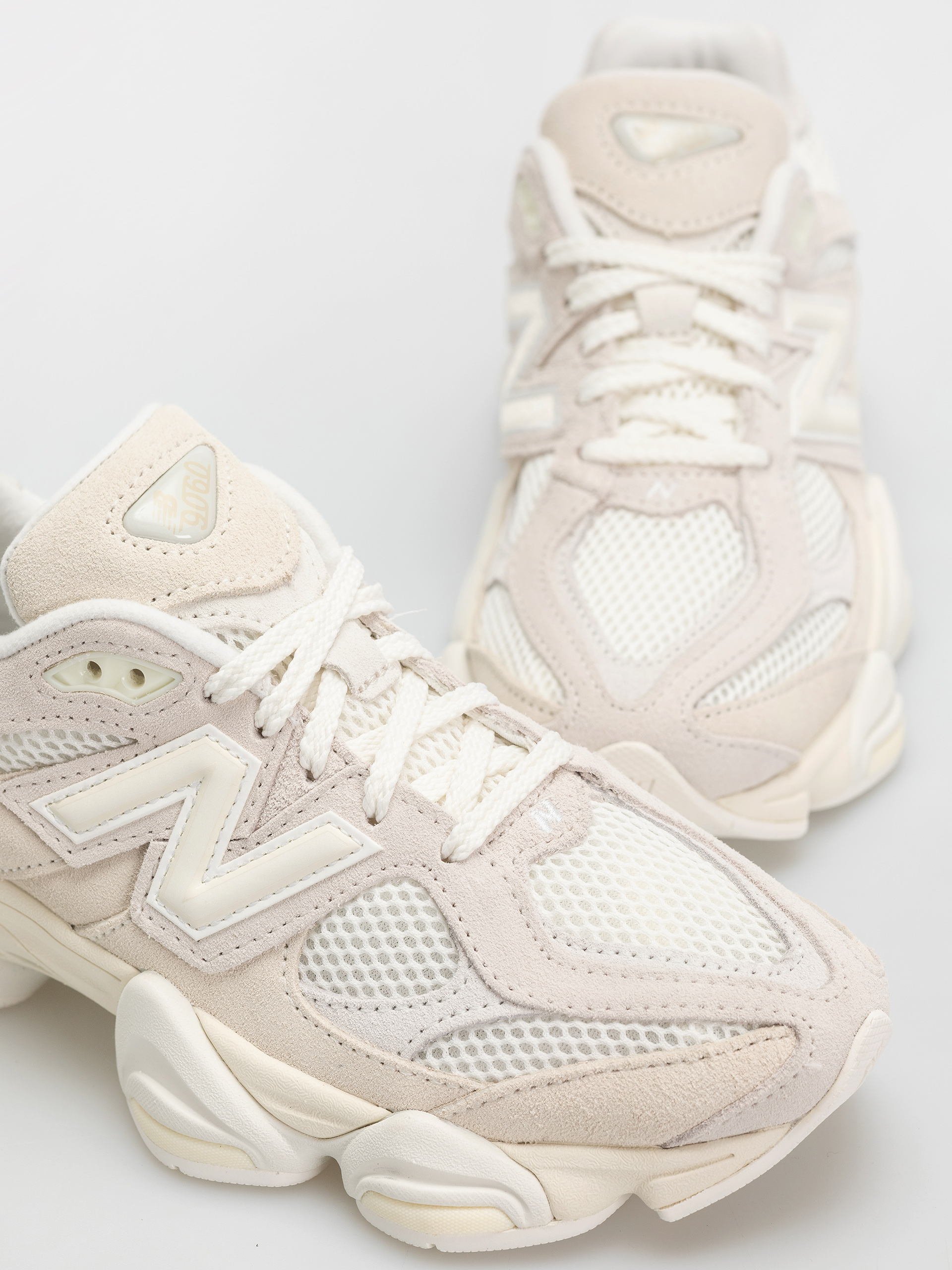 Buty New Balance 9060 (angora)