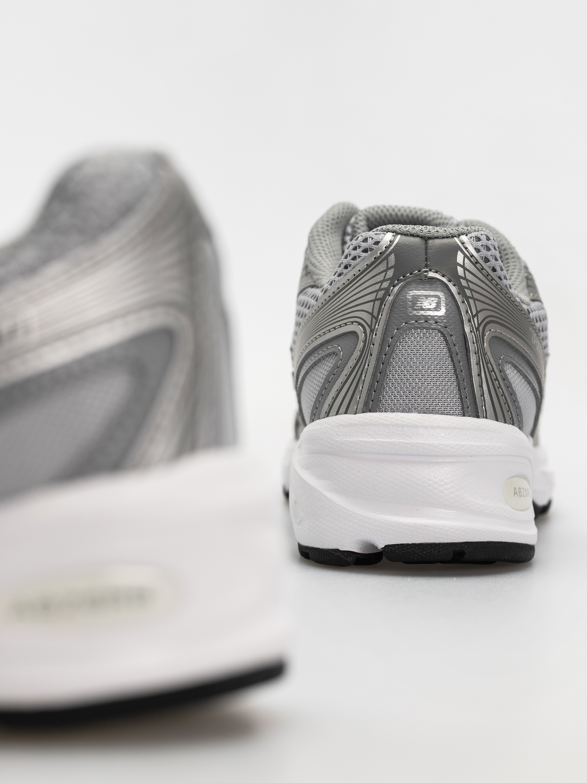 Buty New Balance 740 JR (raincloud)