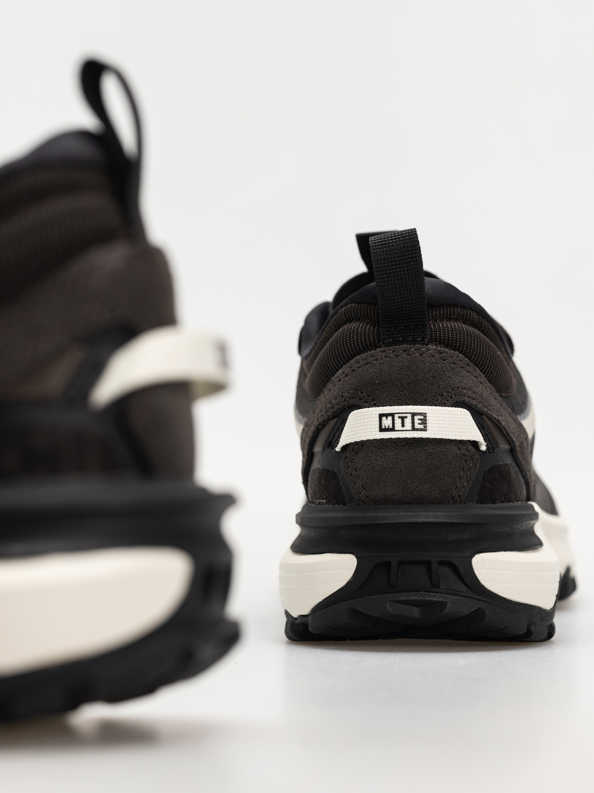 Buty Vans Mte Crosspath Xc (washed black)