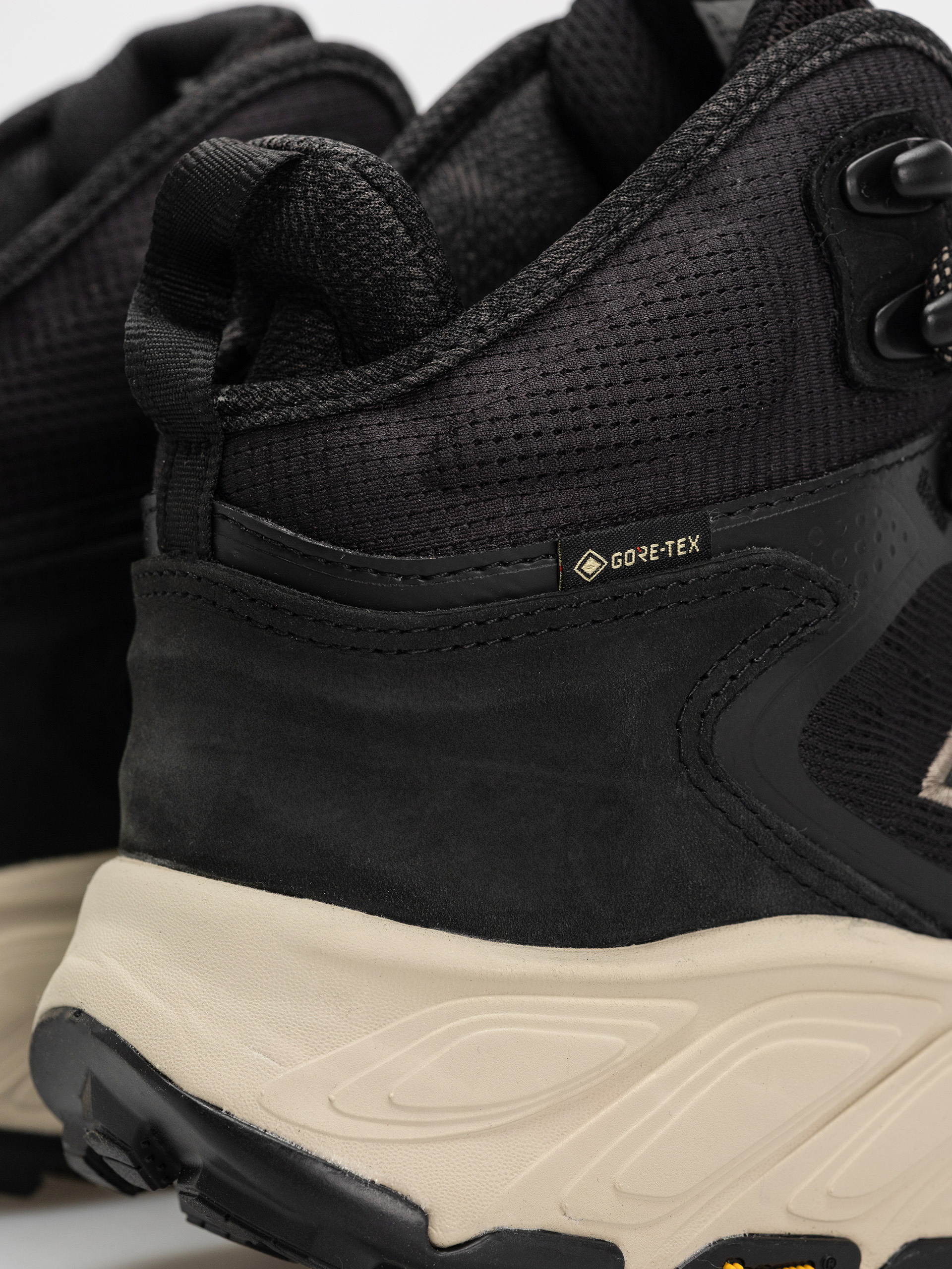 Buty New Balance Fresh Foam X Hierro V9 Hiker Gore-Tex (black)