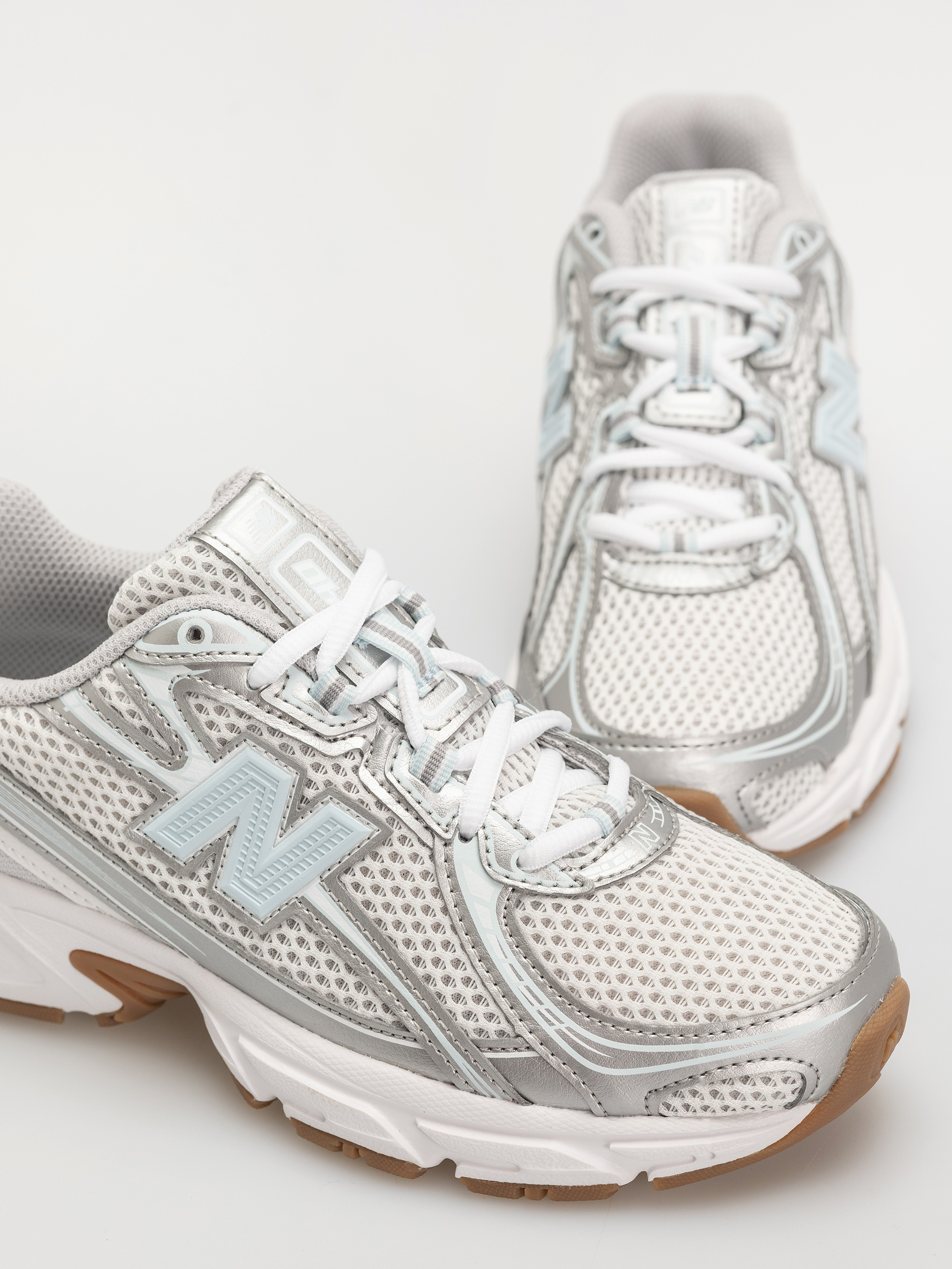 Buty New Balance 740 JR (silver metallic)