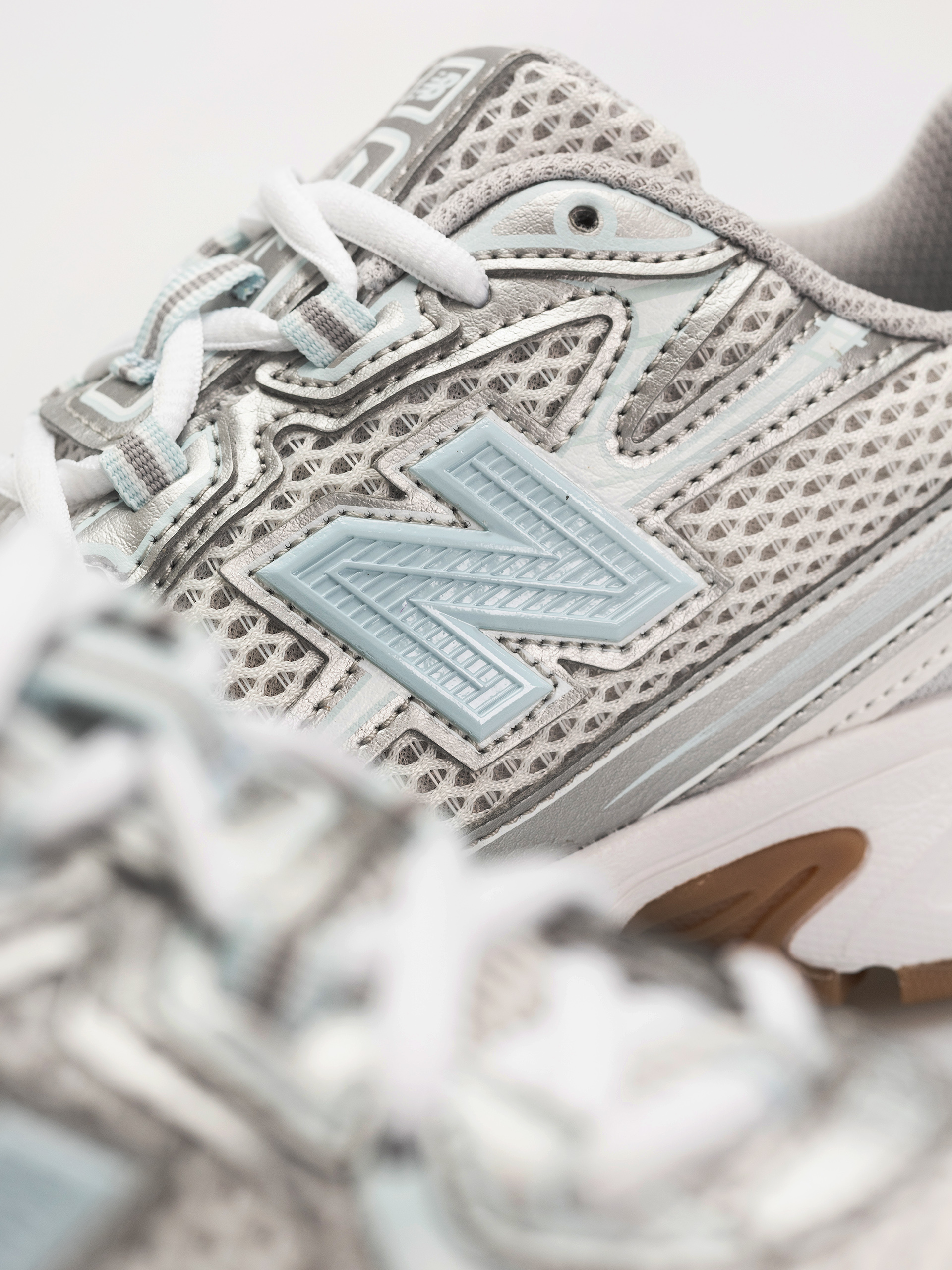 Buty New Balance 740 JR (silver metallic)