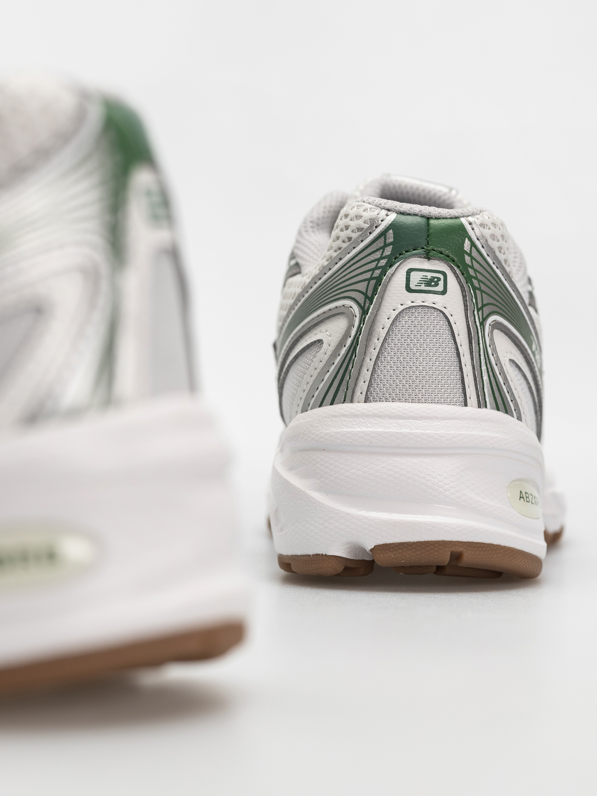 Buty New Balance 740 JR (silver metallic)