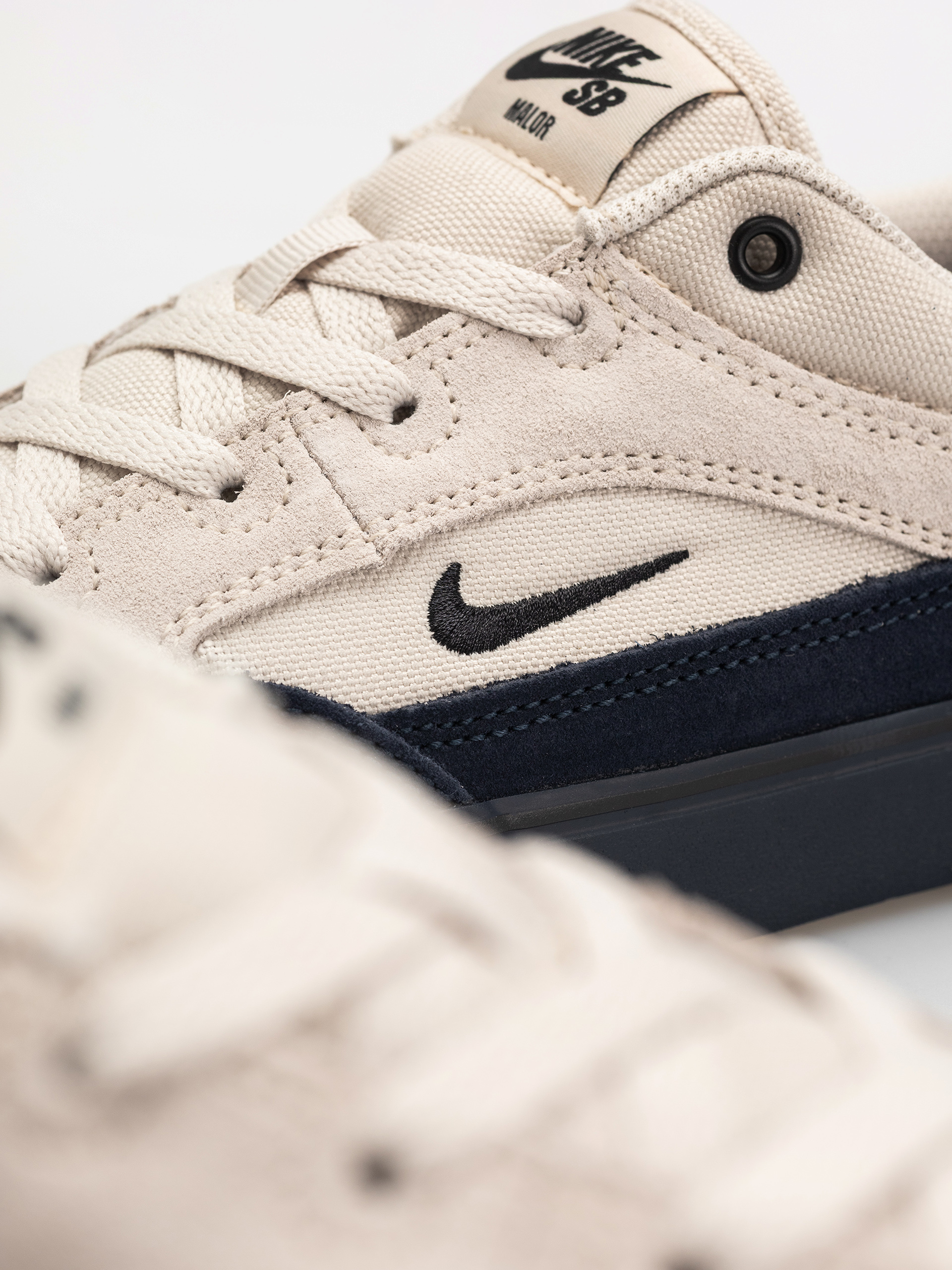 Buty Nike SB Malor Te (lt khaki/black lt orewood brn)