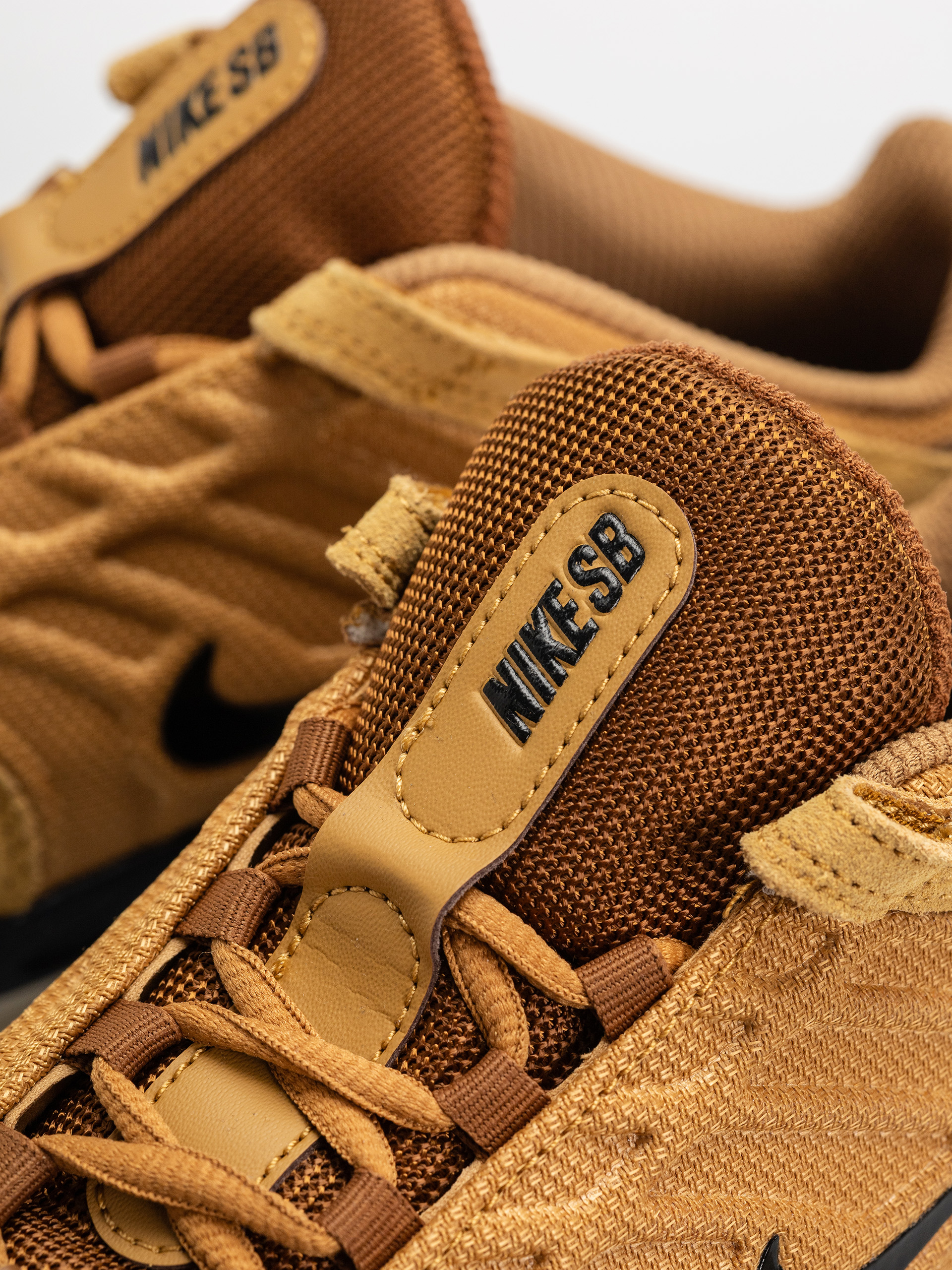 Buty Nike SB Vertebrae (wheat/black lt british tan obsidian)