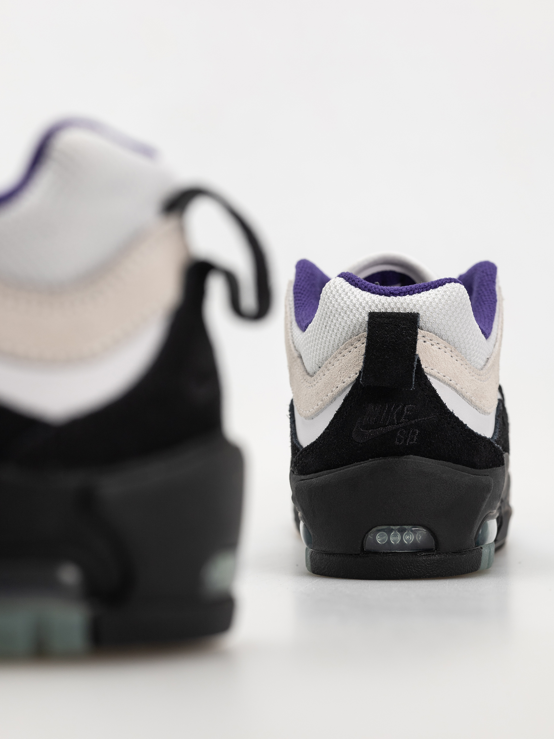 Buty Nike SB Air Max Ishod (white/black court purple black)