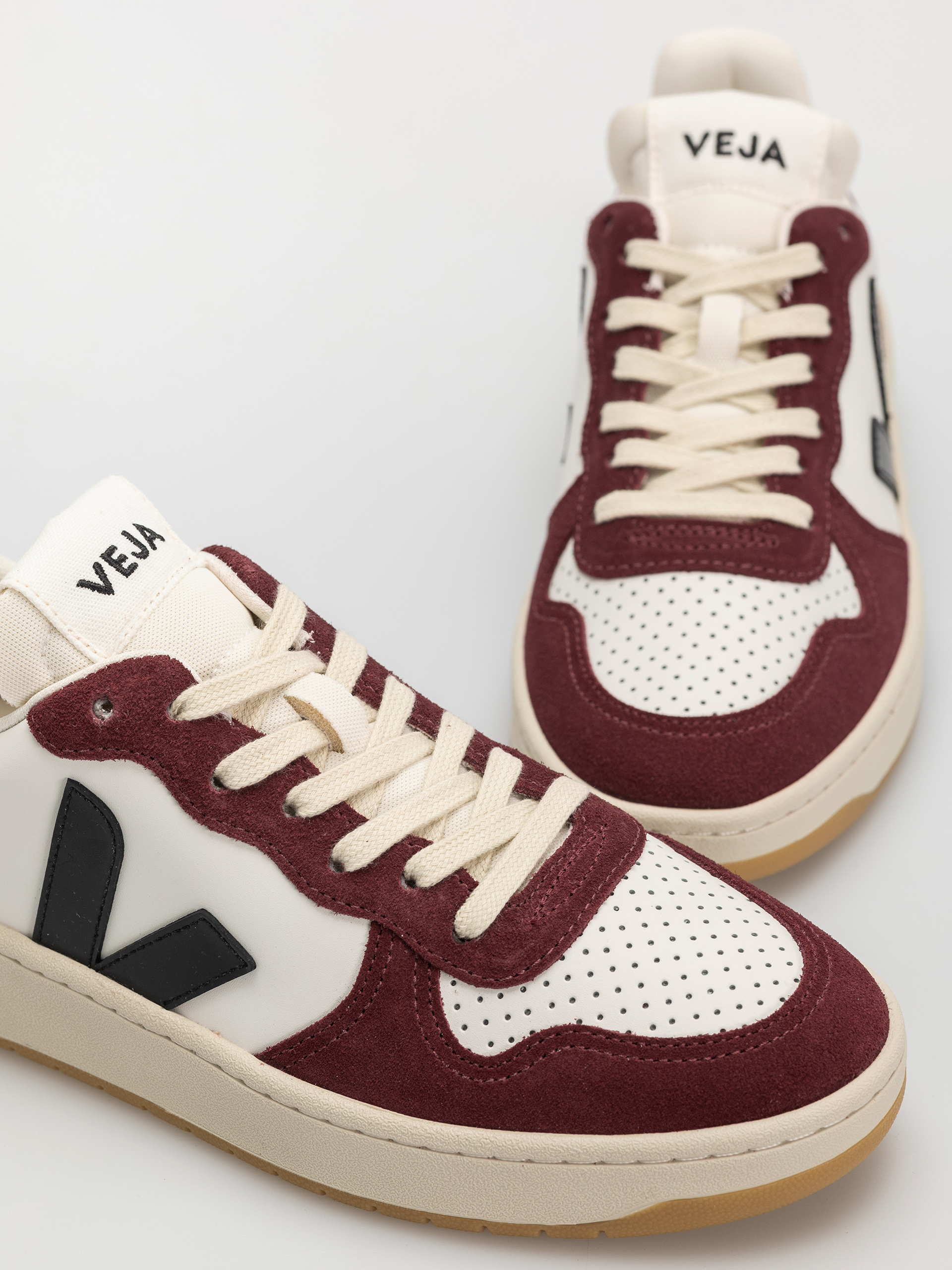Buty Veja V-10 Wmn (white black amarante)