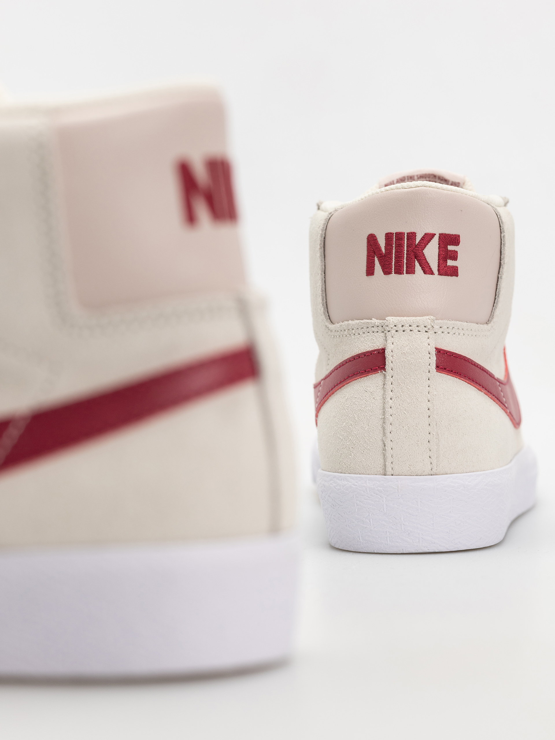 Buty Nike SB Zoom Blazer Mid (pale ivory/noble red silt red white)