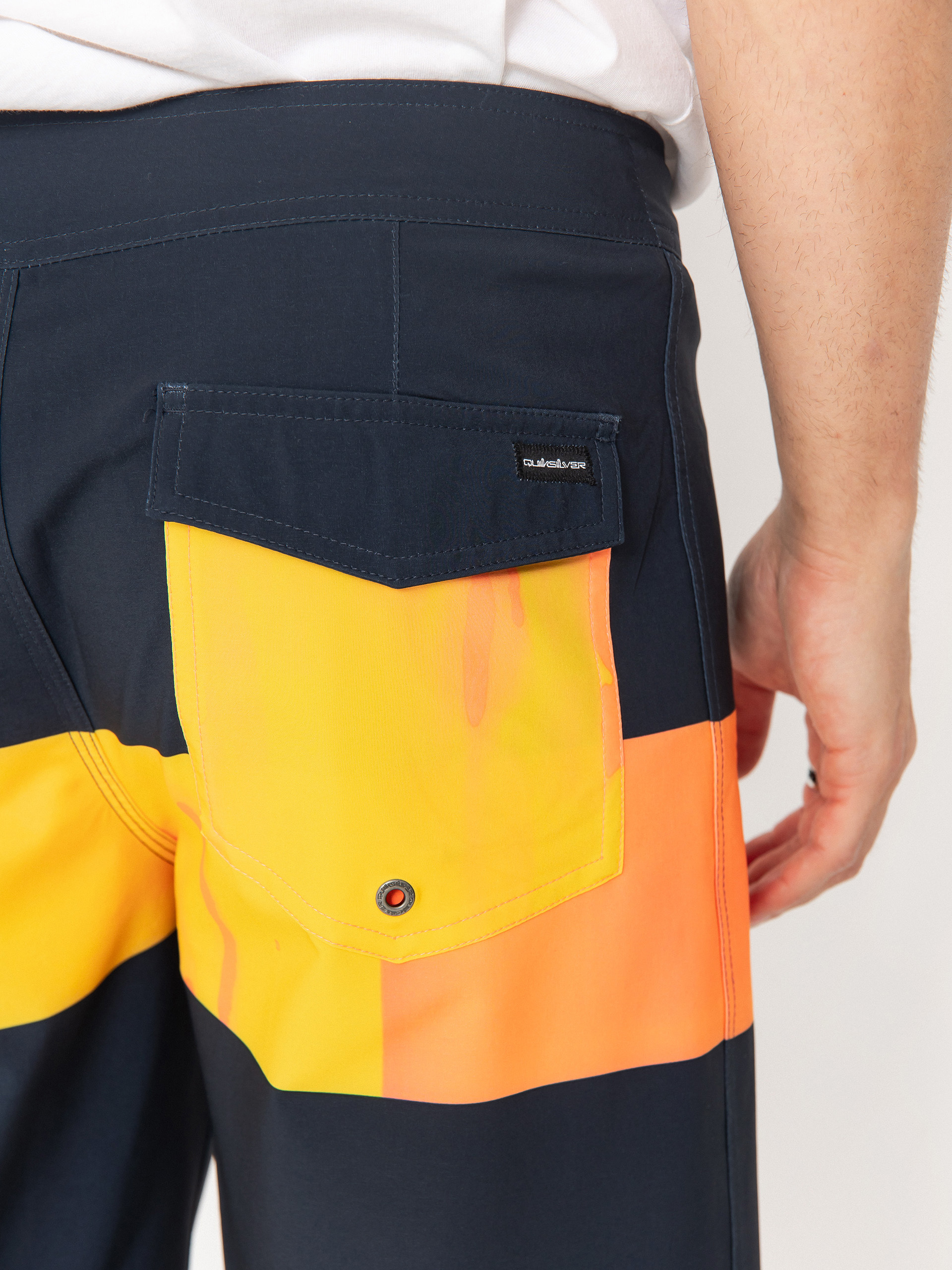 Boardshorty Quiksilver Surfsilk 20 (fiery coral bloomfade)