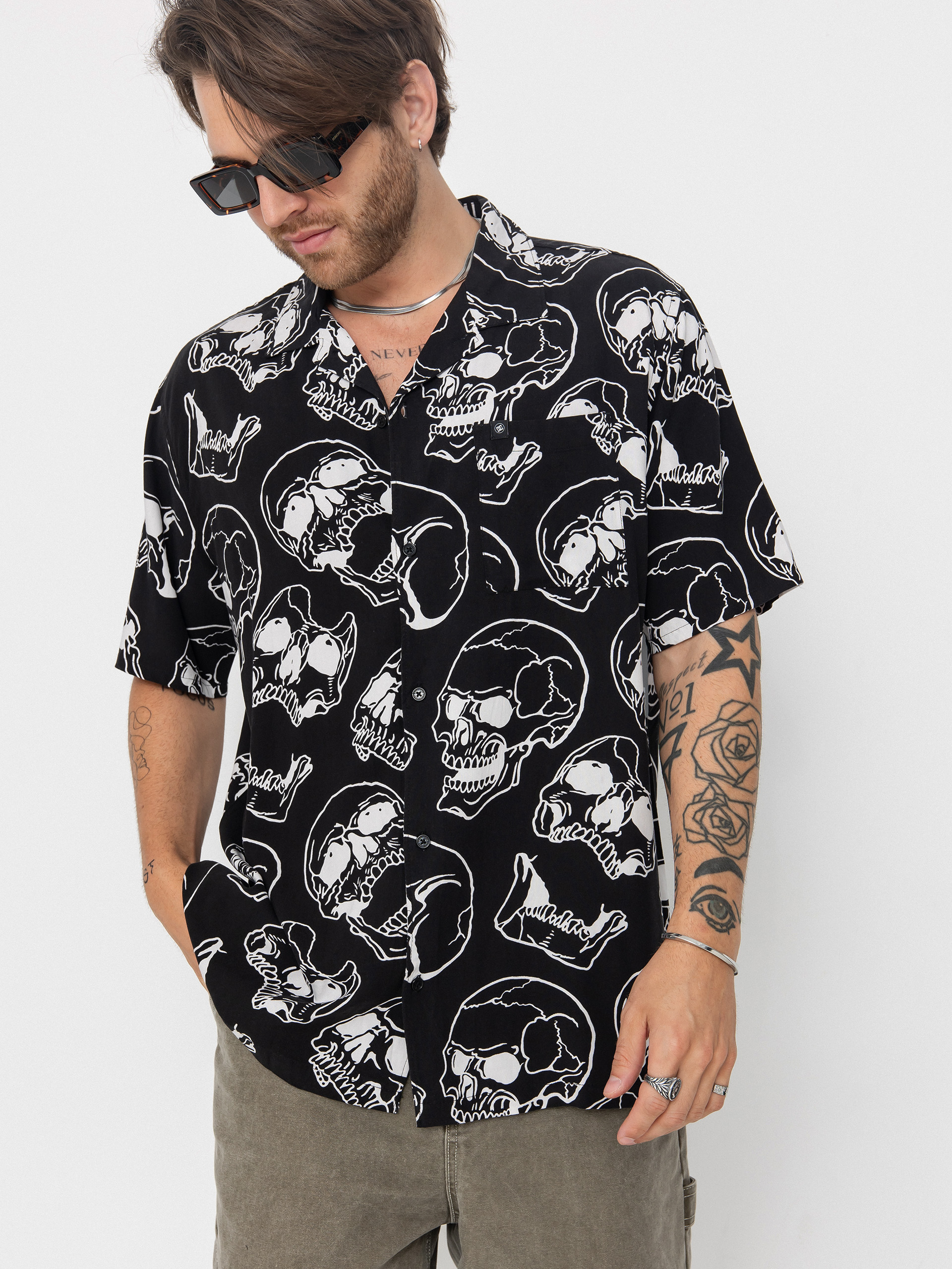 Koszula DC Fracture Ss Button Up (black skully print)