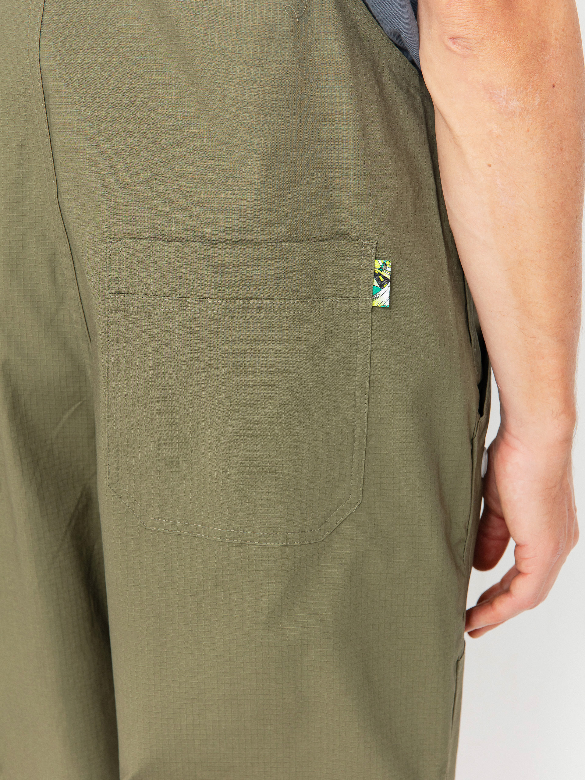 Spodnie Nike SB Federation Agnostic Overalls (medium olive/white)