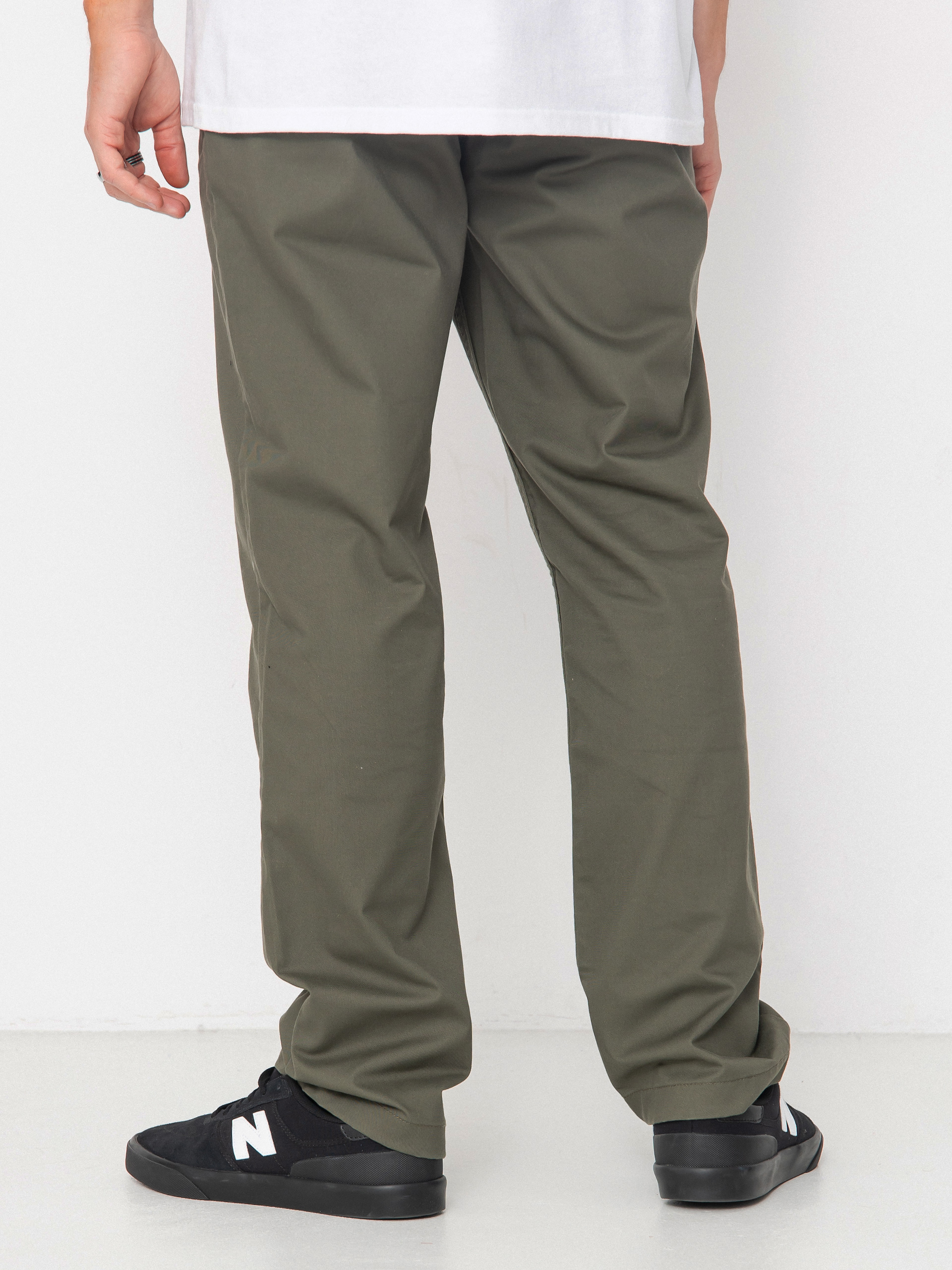 Spodnie Vans Authentic Chino Relaxed (grape leaf)