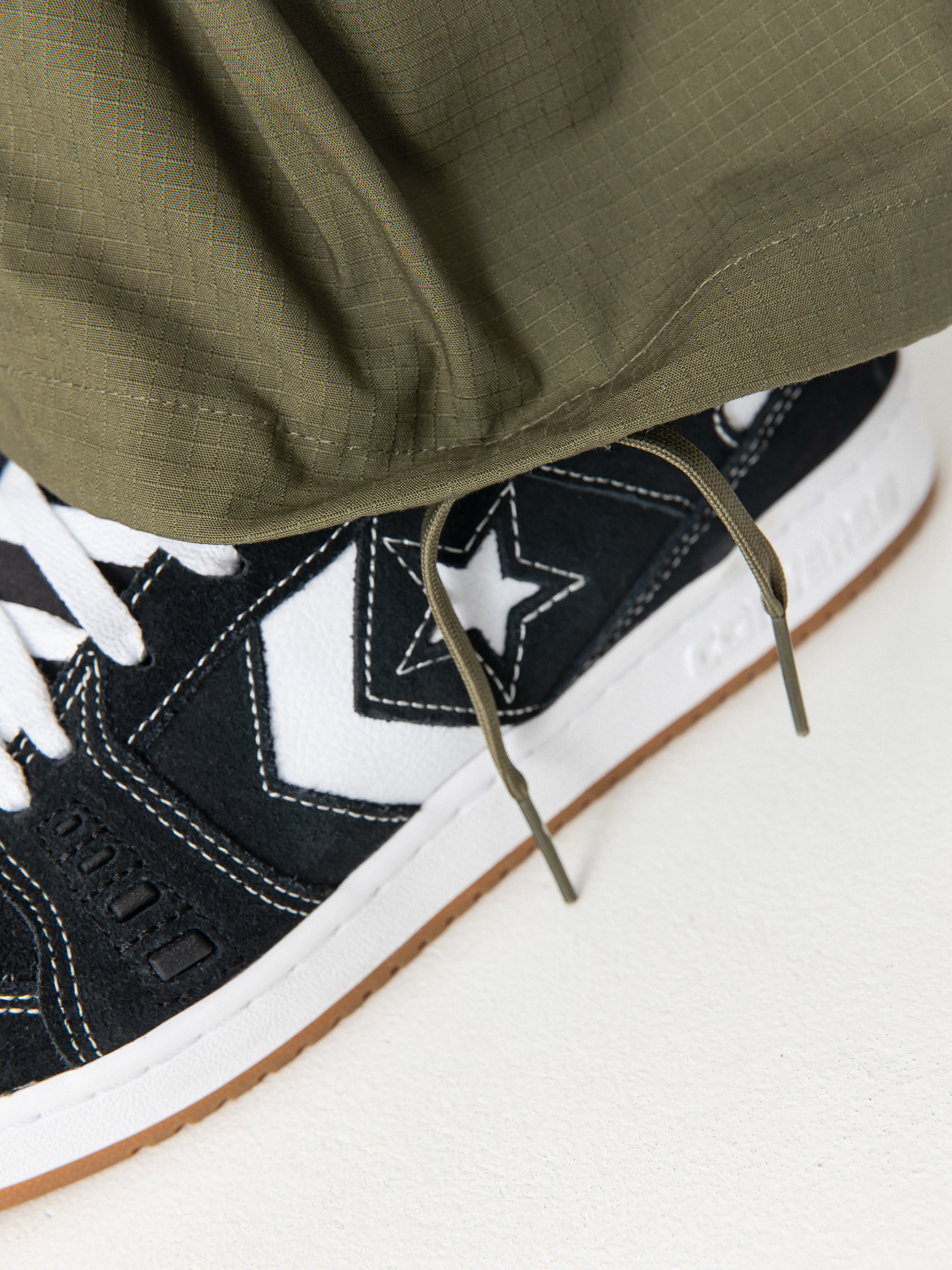 Spodnie Nike SB Federation Agnostic Overalls (medium olive/white)