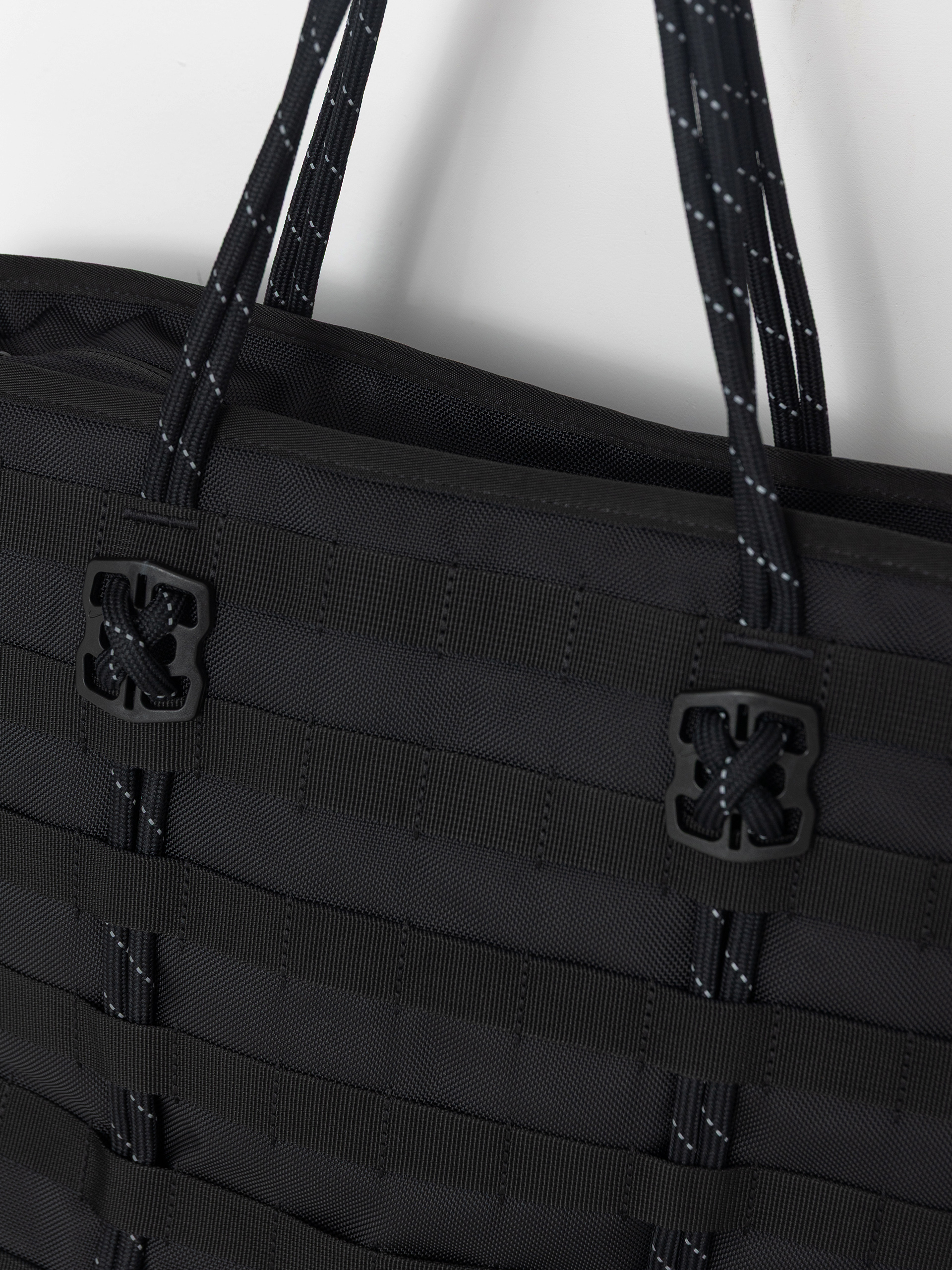 Torba Nike SB Sportswear (black/black/white)