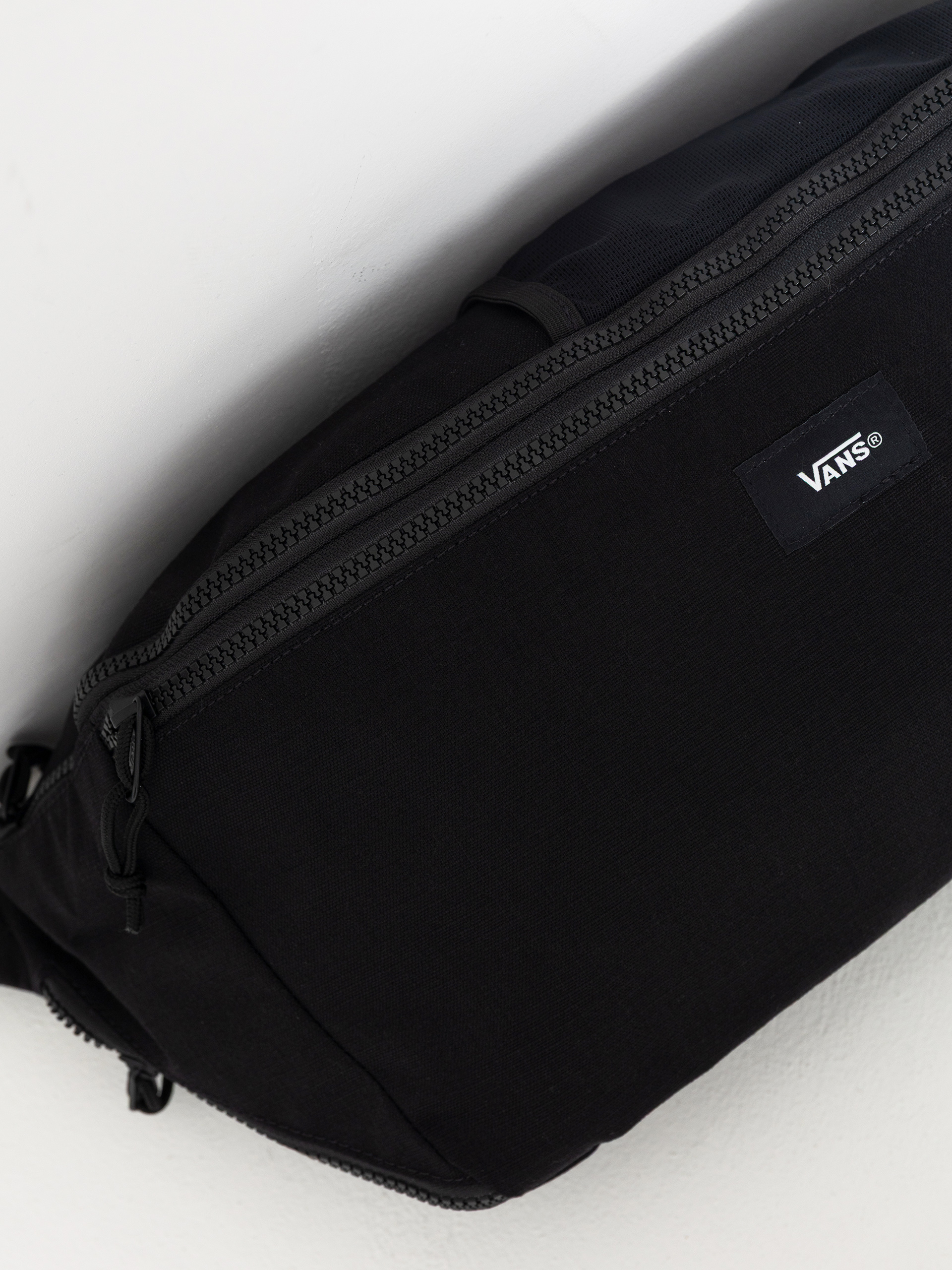 Nerka Vans Detached Sling Bag (black)