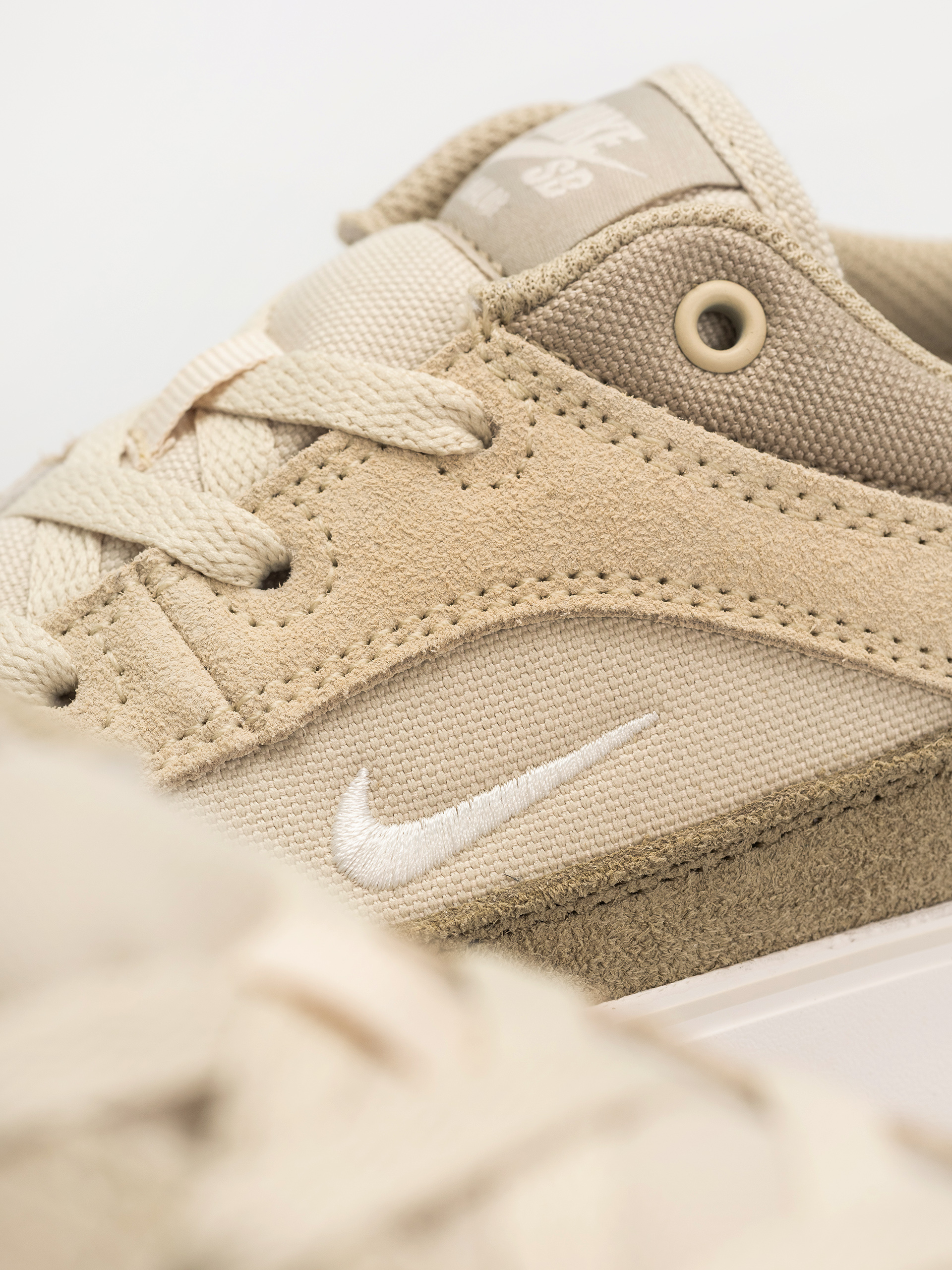 Buty Nike SB Malor (lt khaki/pale ivory neutral olive)