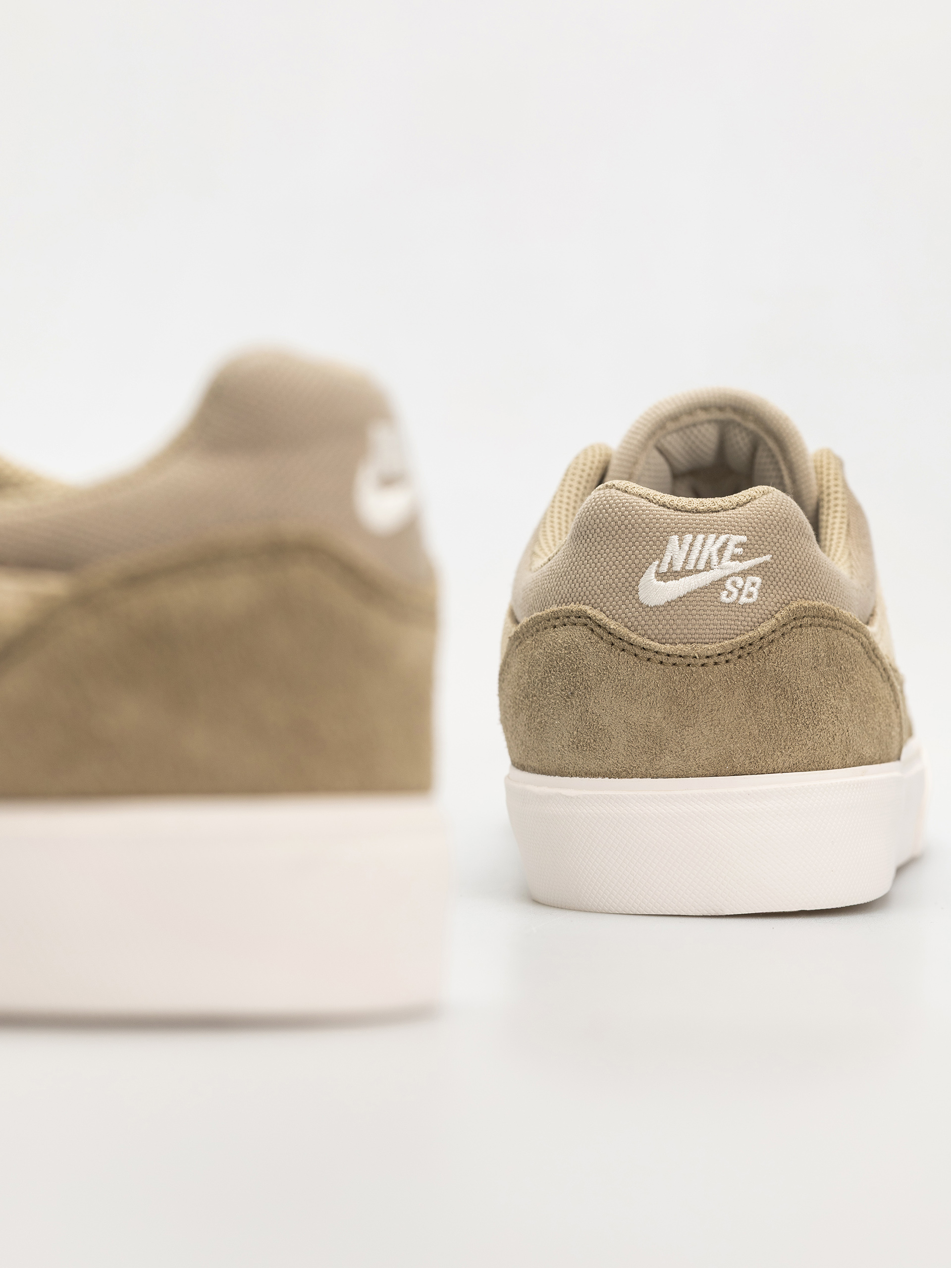 Buty Nike SB Malor (lt khaki/pale ivory neutral olive)