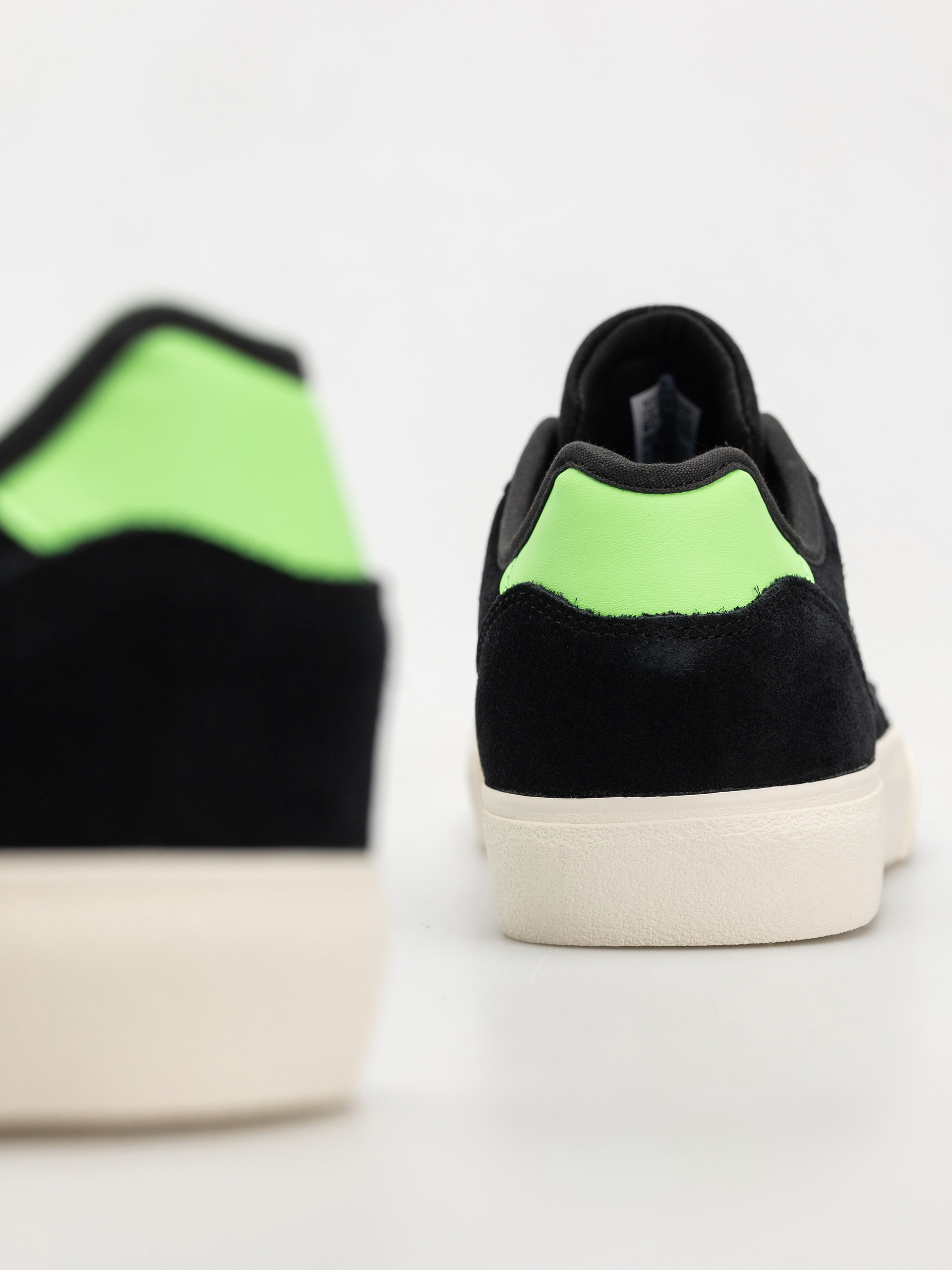 Buty adidas Court Tns Premiere (cblack/carbon/limbur)