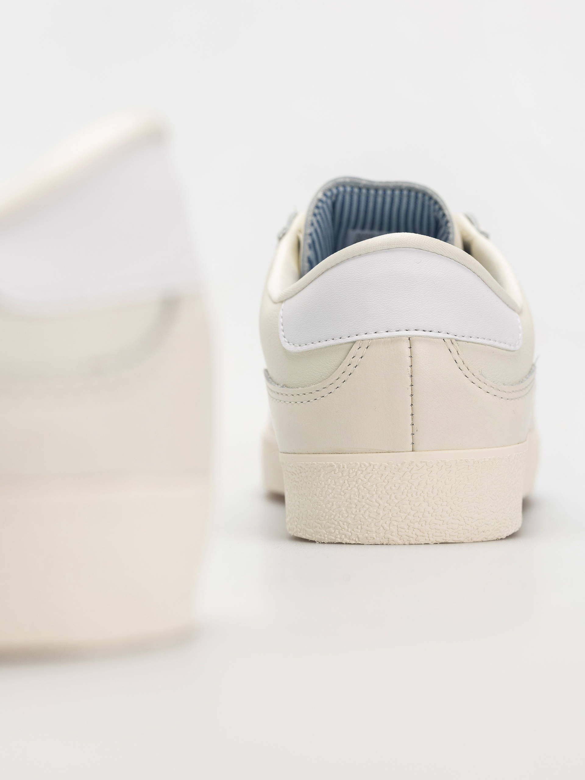 Buty adidas Puig Indoor (owhite/ftwwht/blubir)