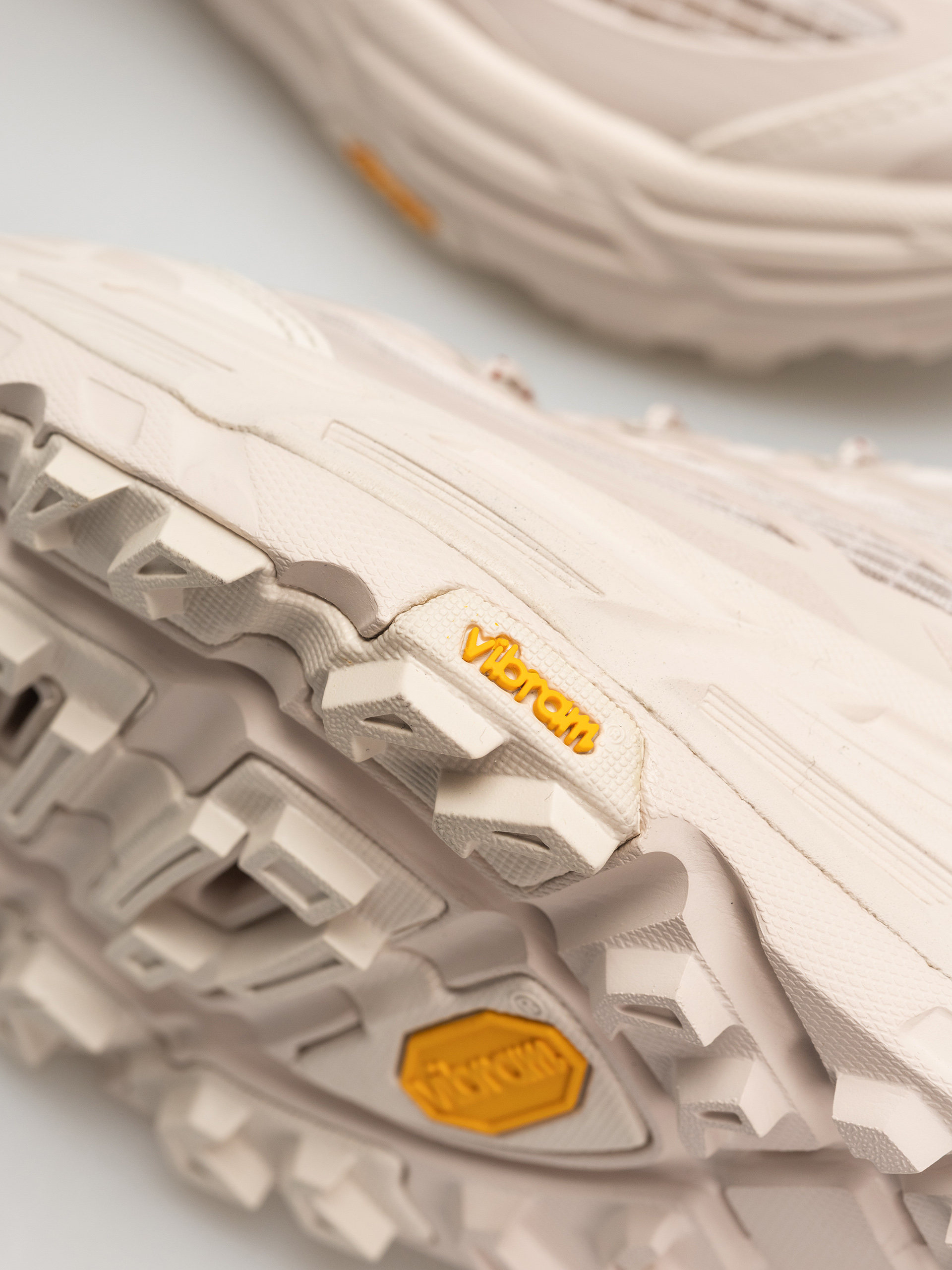 Buty Hoka Mafate Three 2 Grid (rose cream stucco)