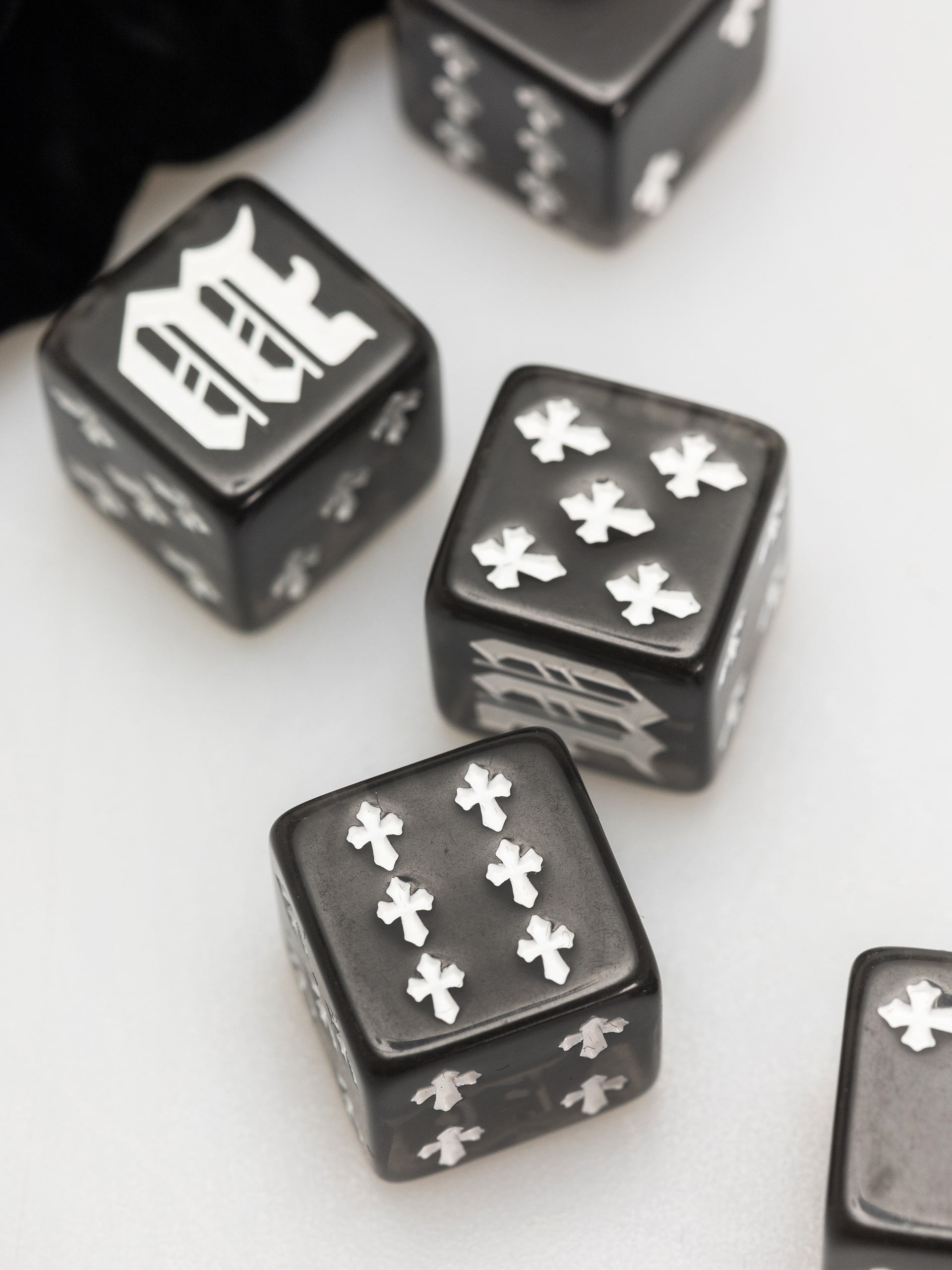 Kości do gry Wasted Paris Cross Dices Set (black)