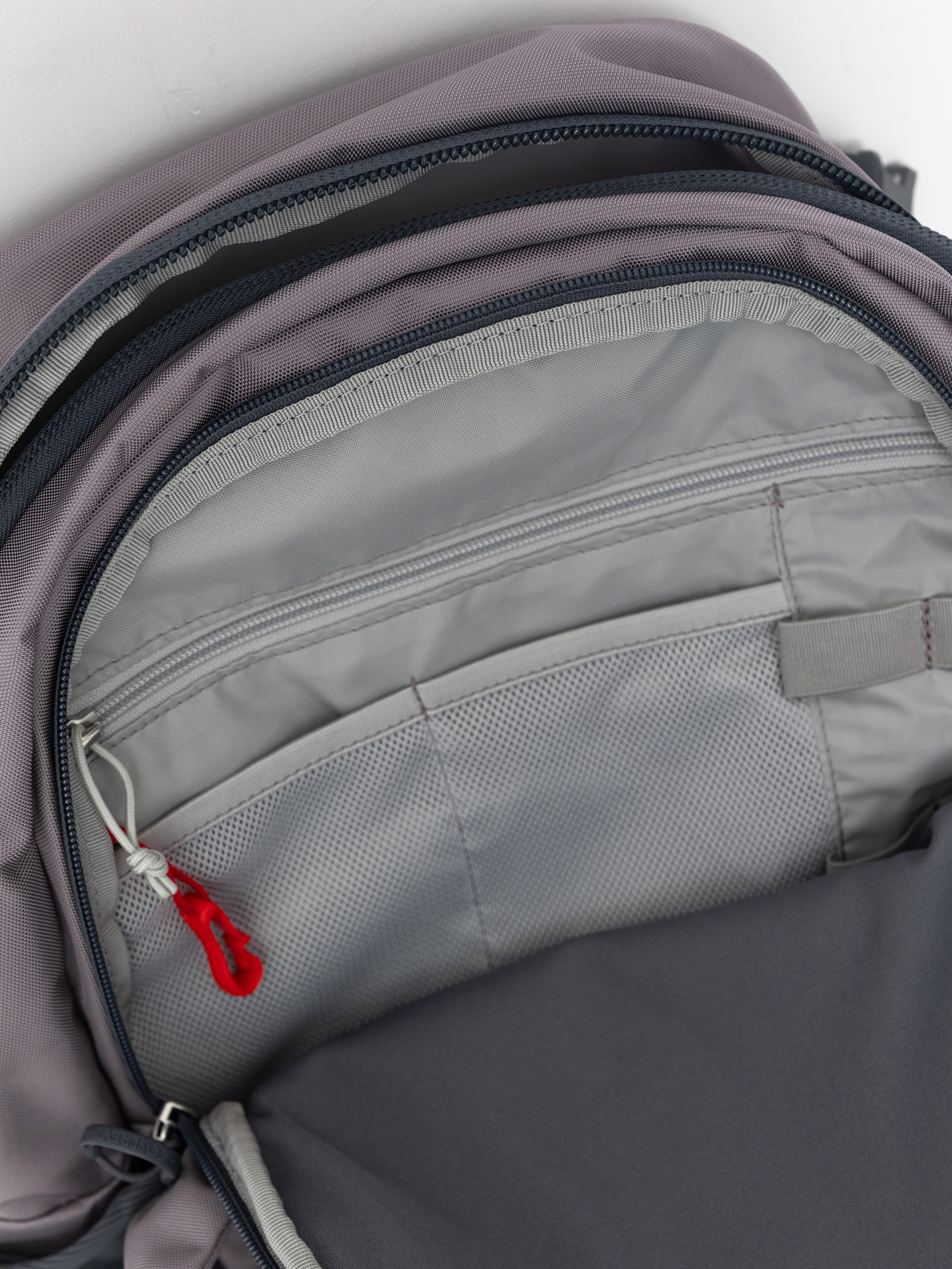 Plecak Osprey Axis 24 (soundwave grey)