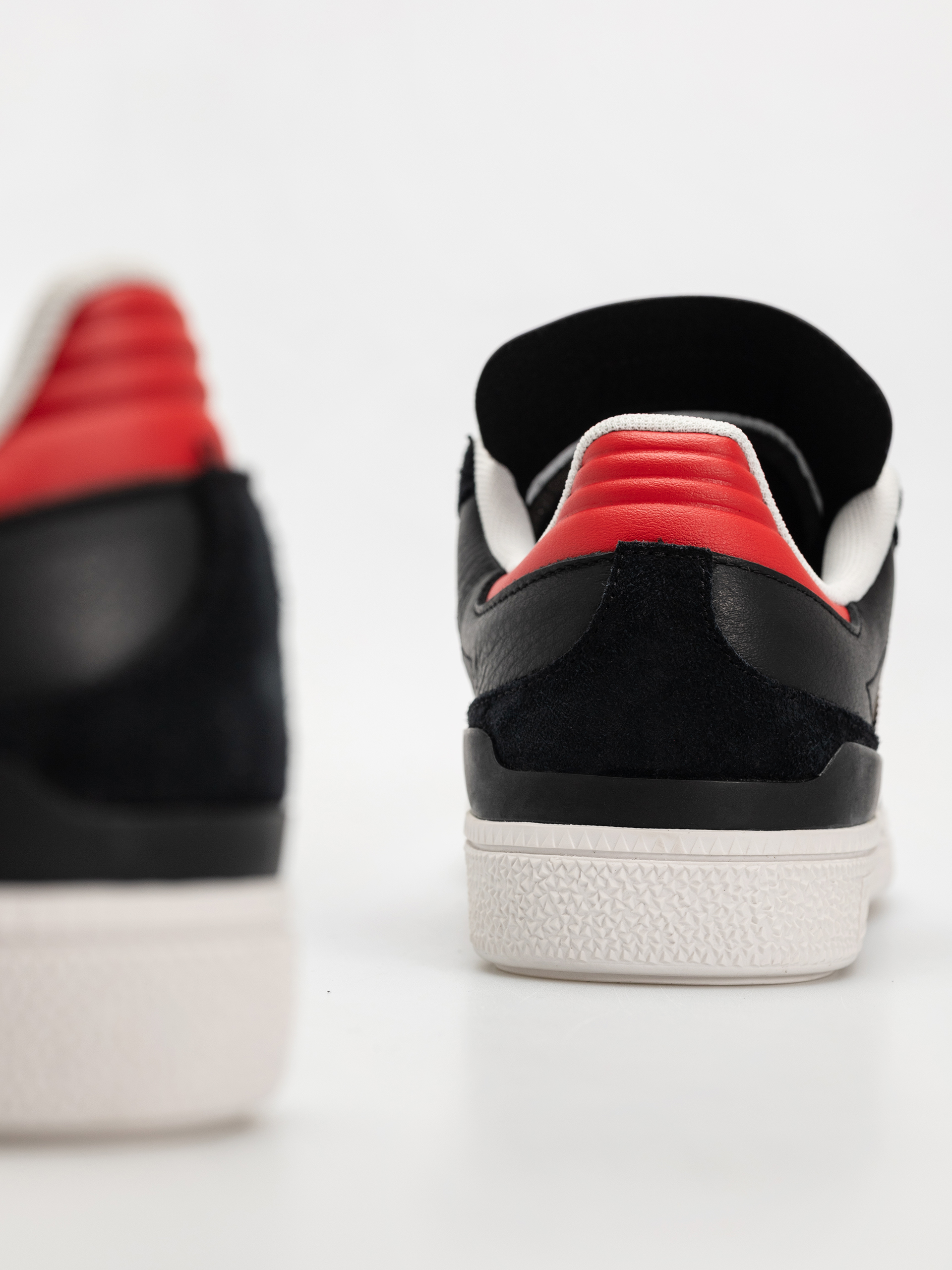 Buty adidas Busenitz (cblack/betsca/ftwwht)