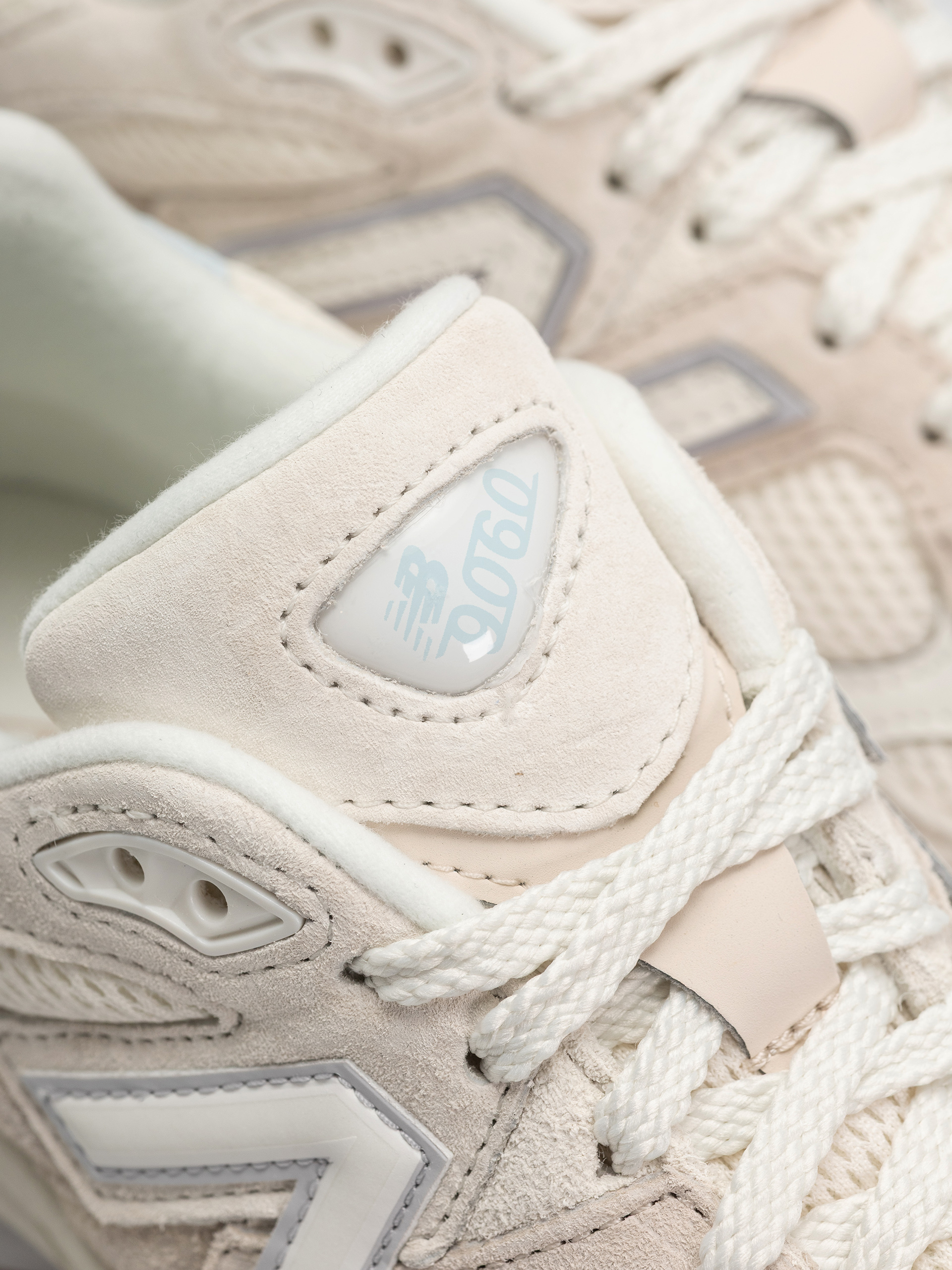 Buty New Balance 9060 (bisque)