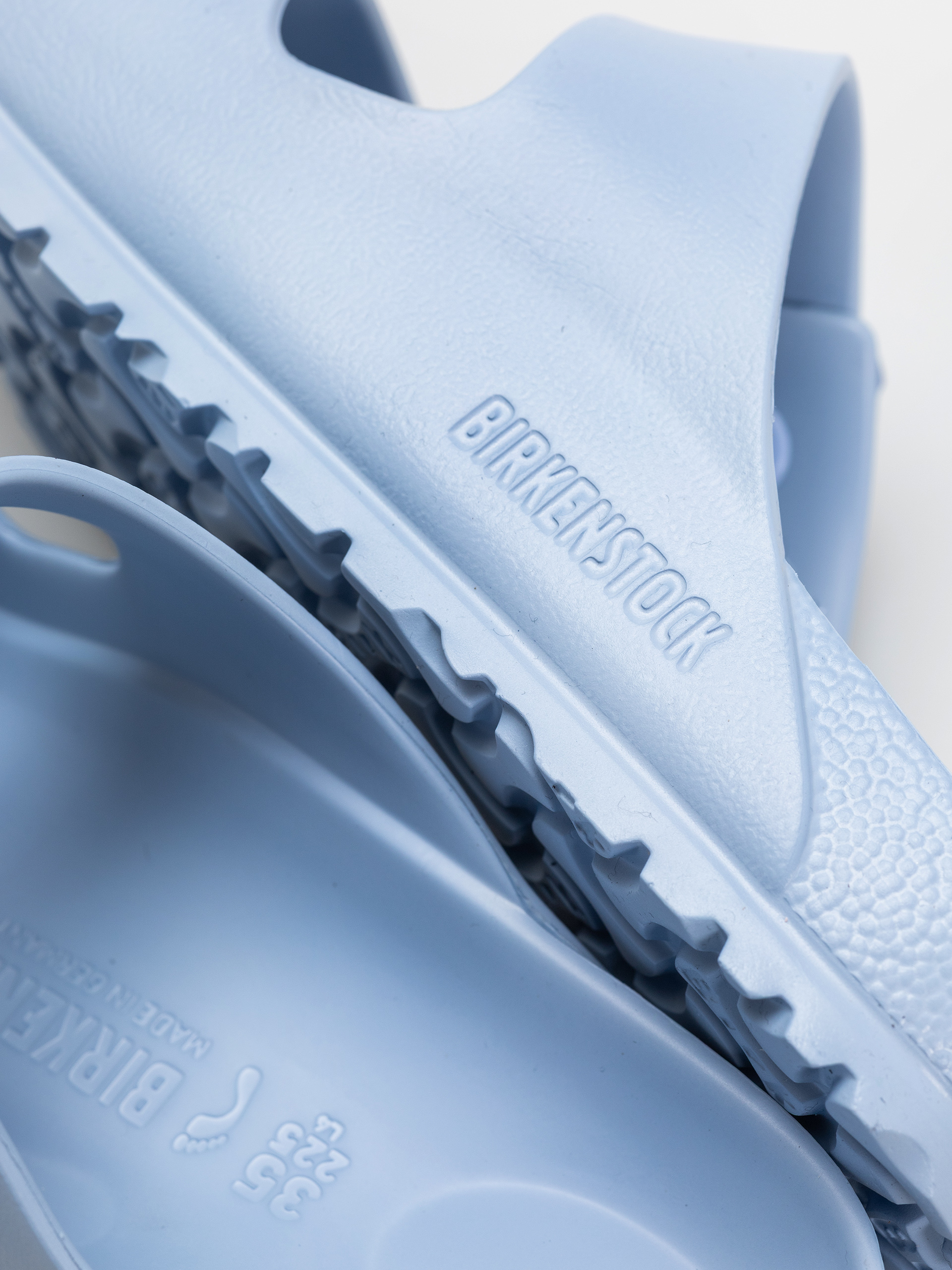 Klapki Birkenstock Arizona Stealth Buckle EVA Narrow Wmn (dusty blue)