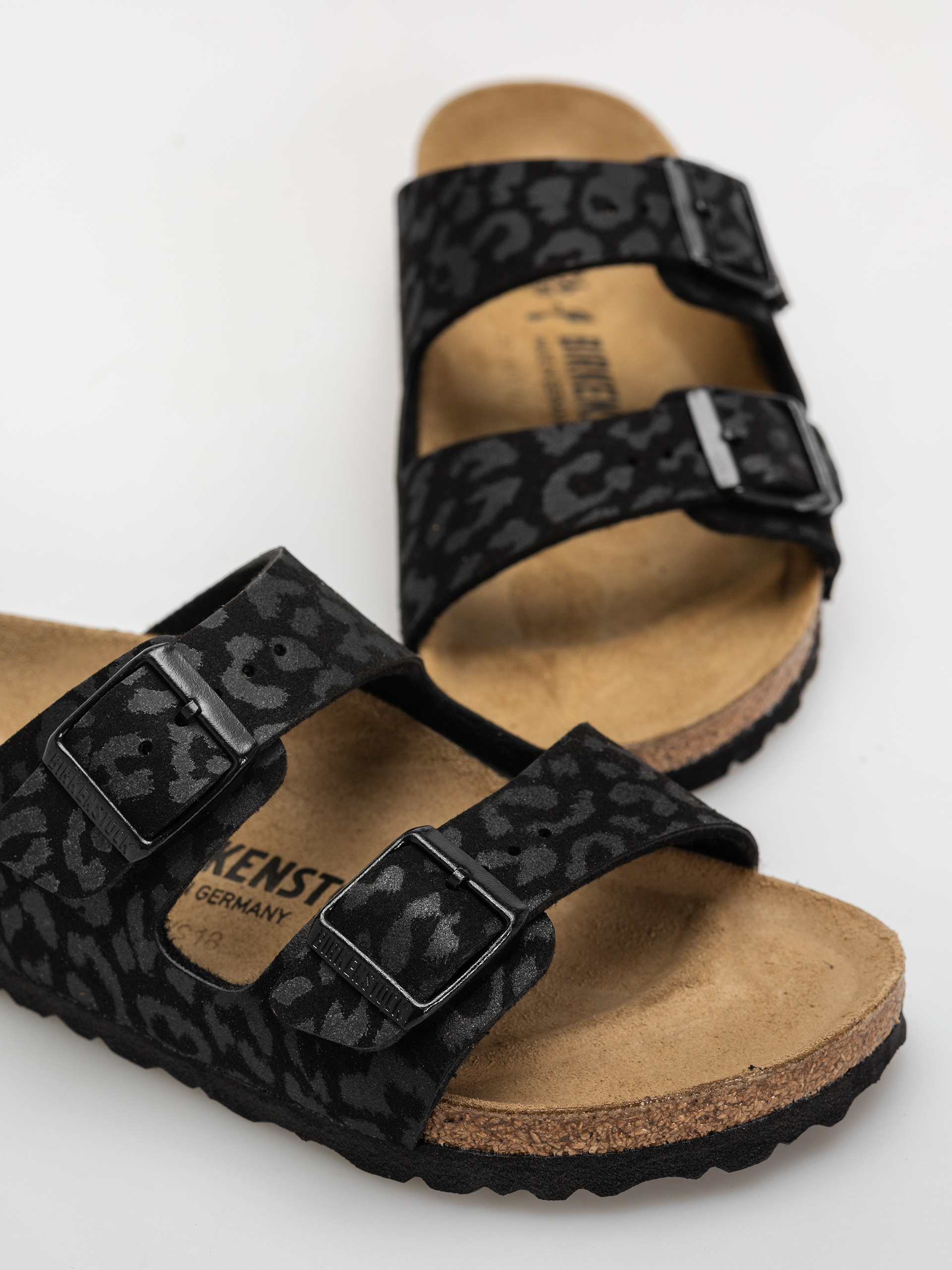 Klapki Birkenstock Arizona Synthetics Narrow Wmn (leo black)