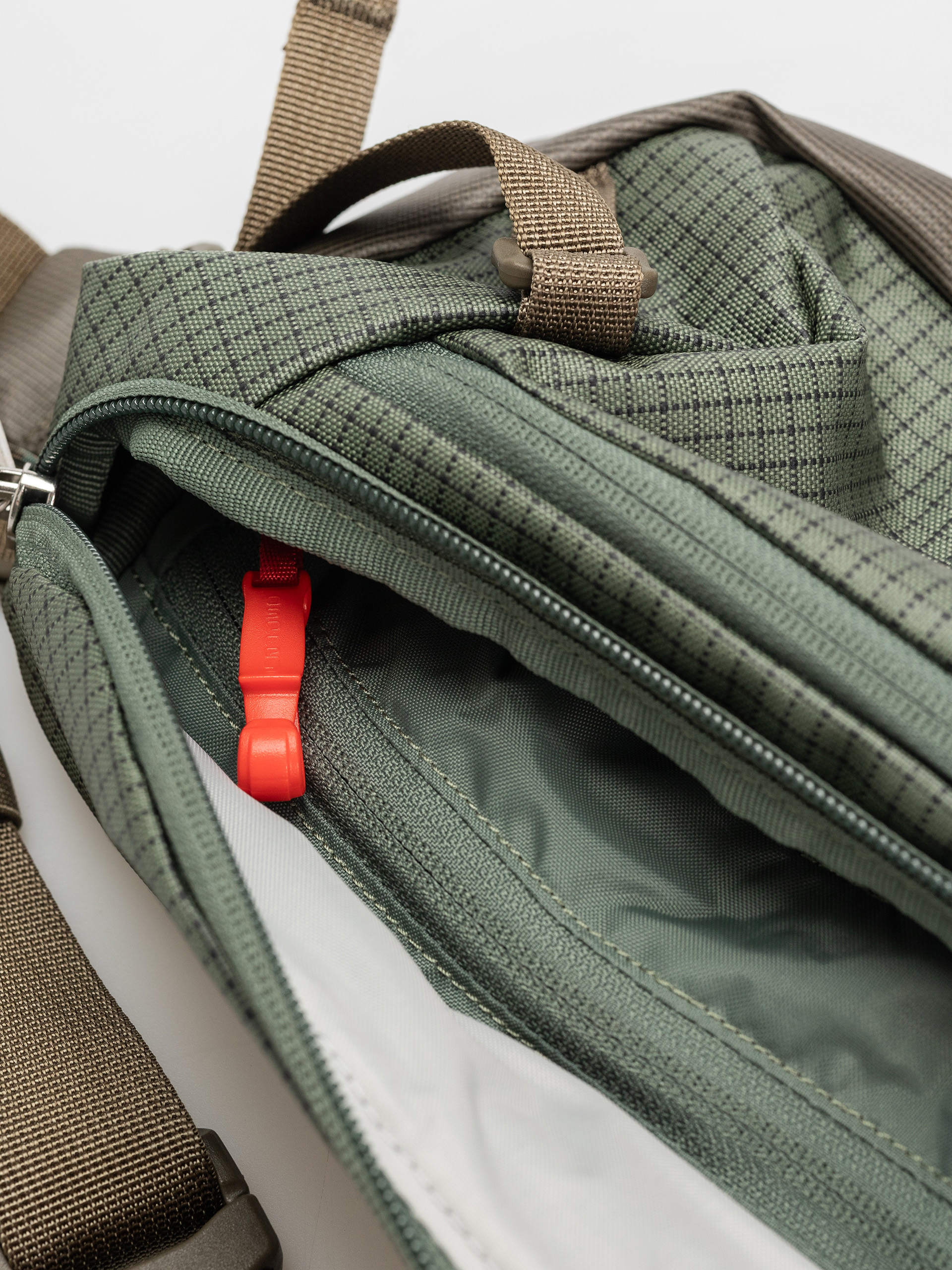 Nerka Osprey Transporter Waist (pine leaf/earl grey)