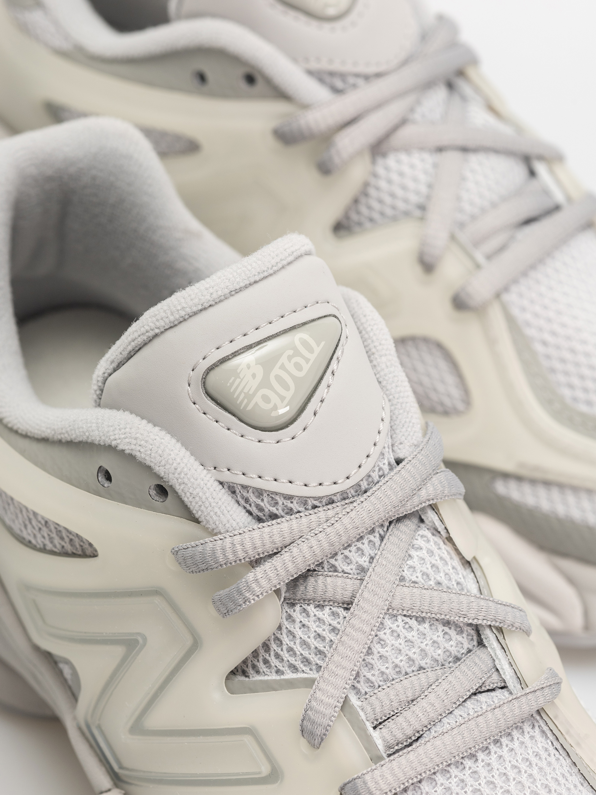 Buty New Balance 9060 (raincloud)