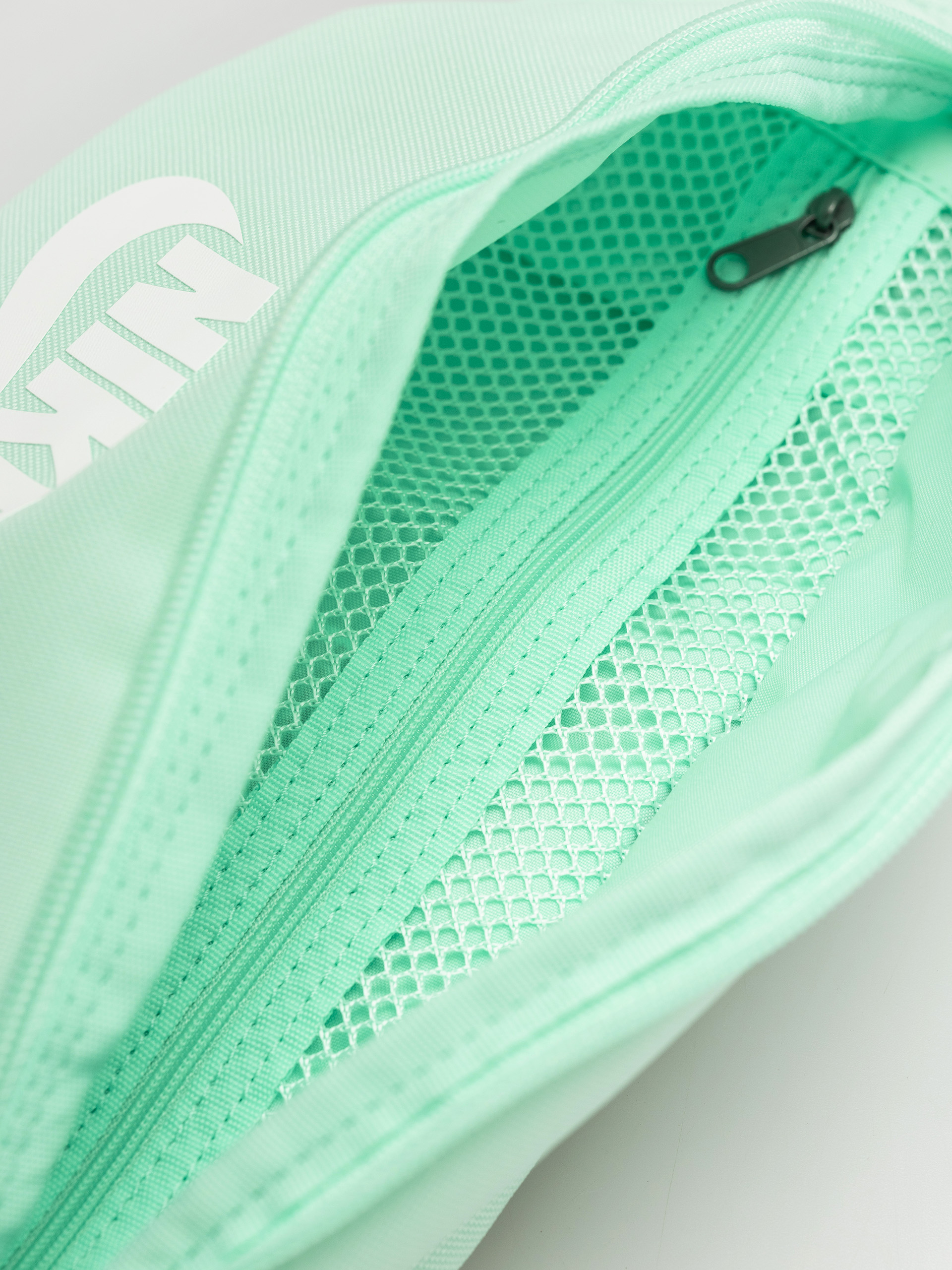 Nerka Nike SB Heritage Waist (mint foam/mint foam/summit white)